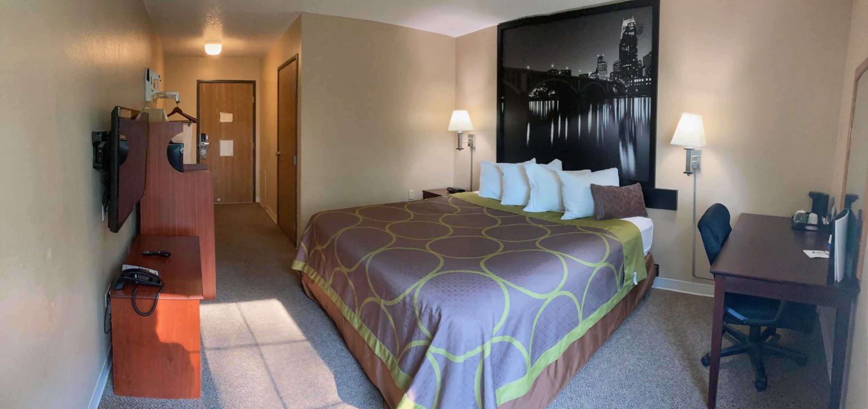 King Room - Mobility Access/Non-Smoking photo 3