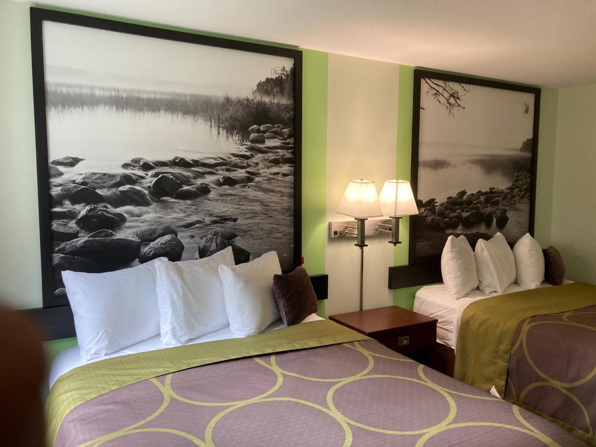 Queen Room with Two Queen Beds - Non-Smoking photo 1