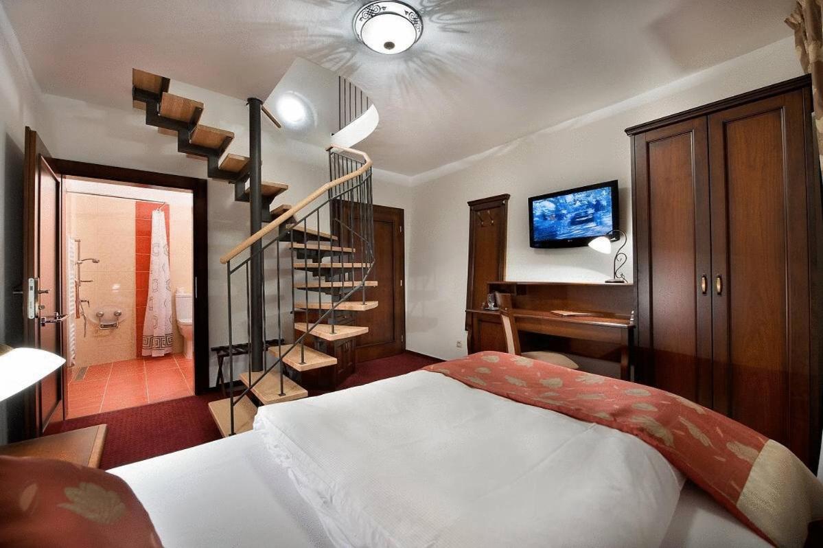 Triple Room - Photo 5