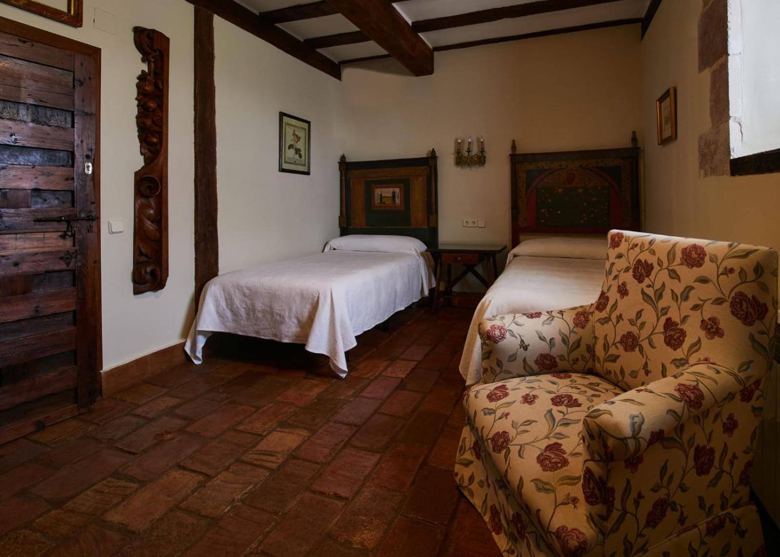 Double or Twin Room photo 2