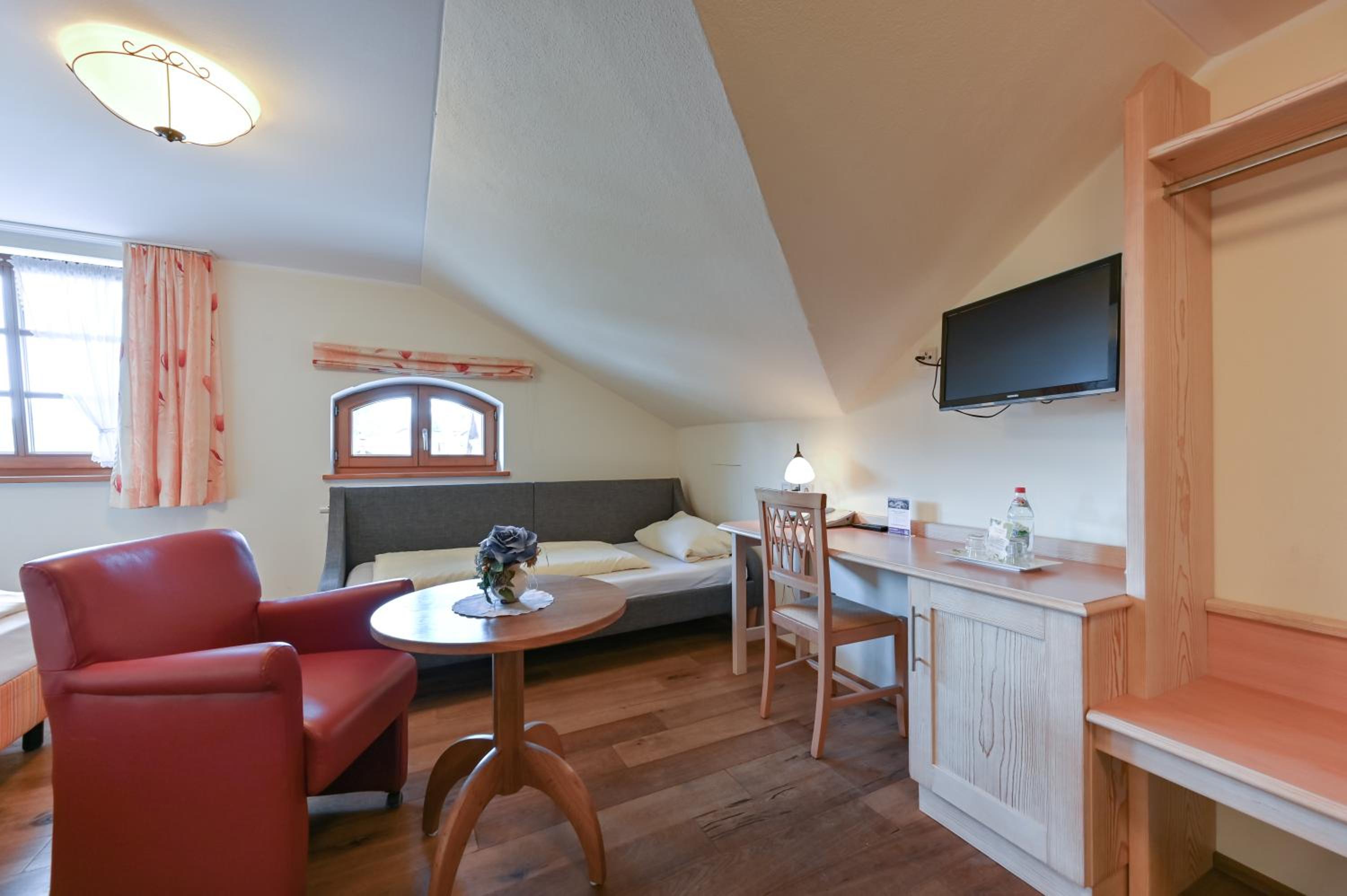 Standard Triple Room photo 3