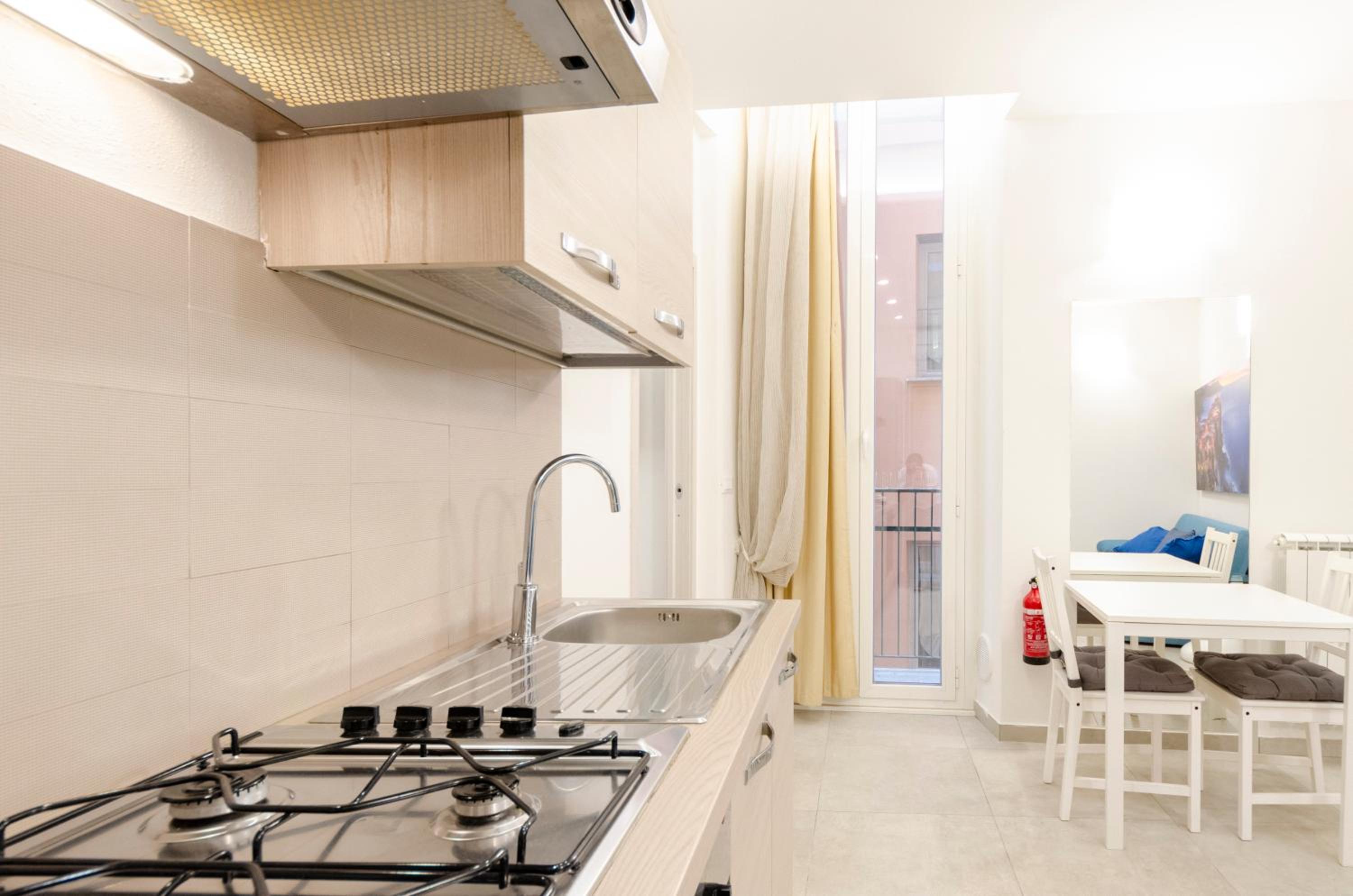 One-Bedroom Apartment with Courtyard View