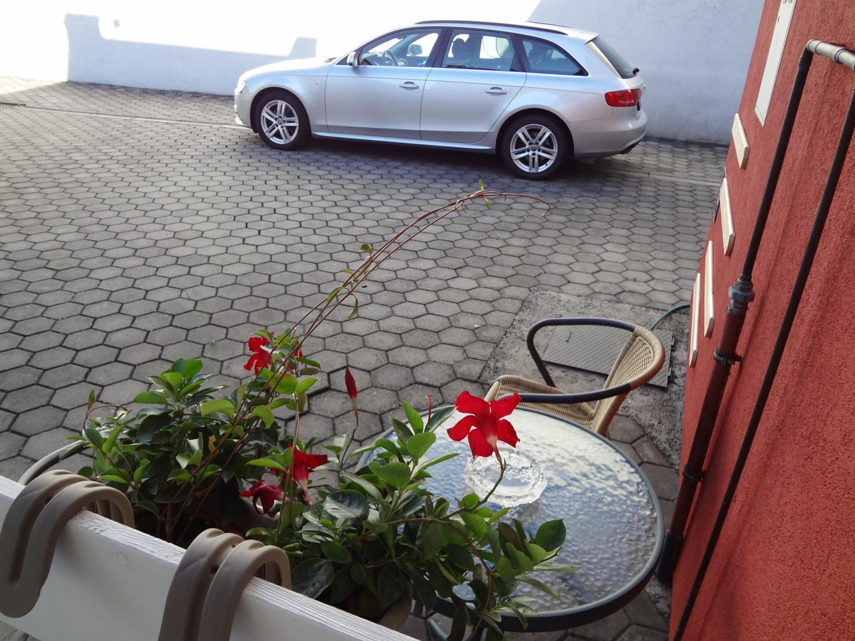 Apartment with Terrace - Photo 19
