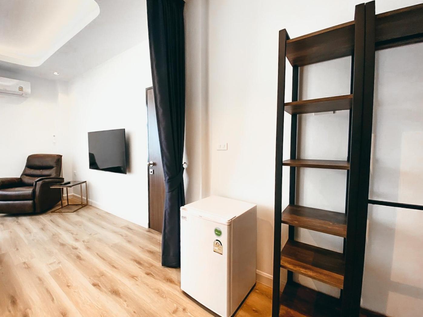 Deluxe King Room - Photo 17
