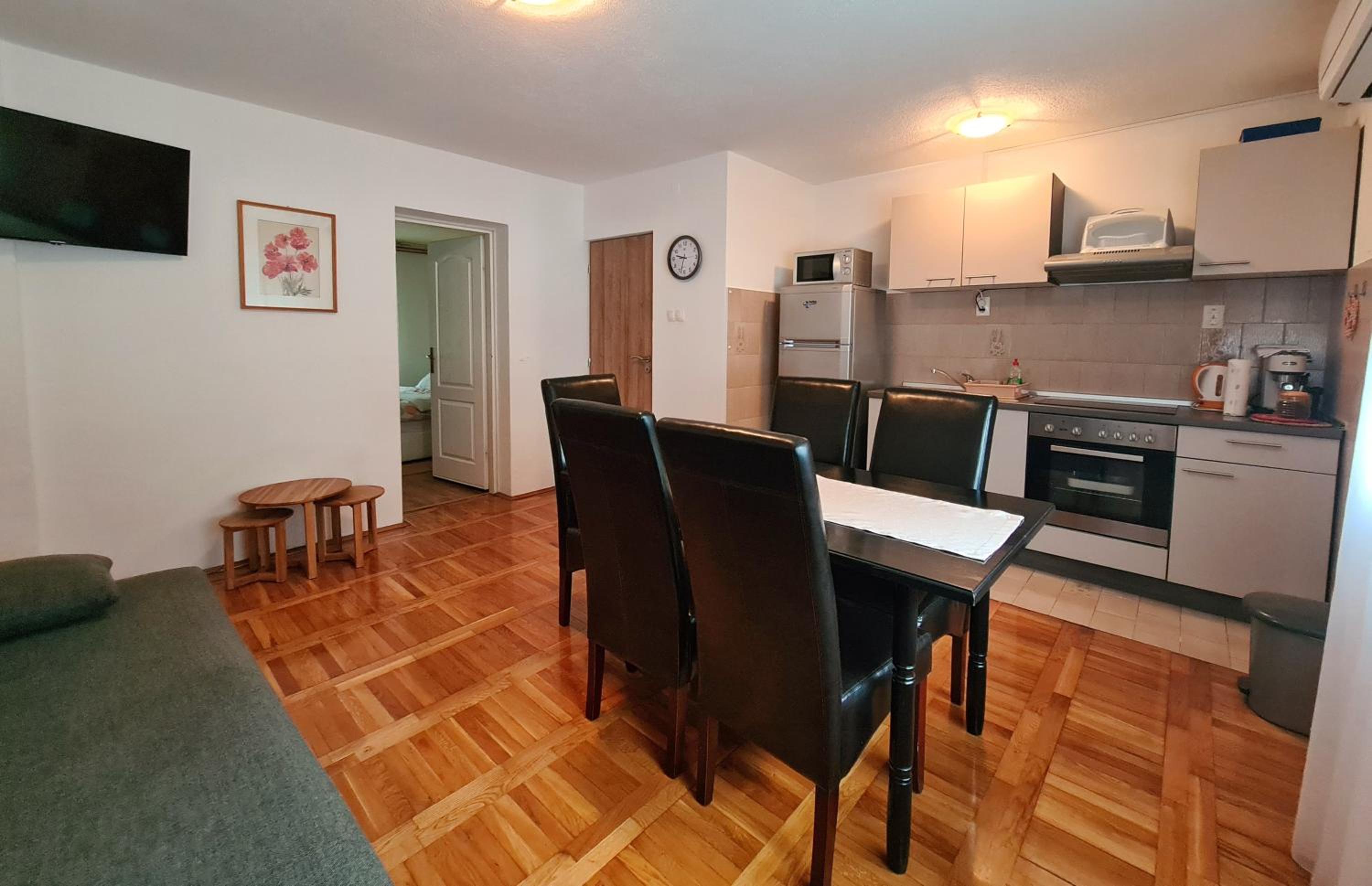 One-Bedroom Apartment - Ground Floor - Photo 14