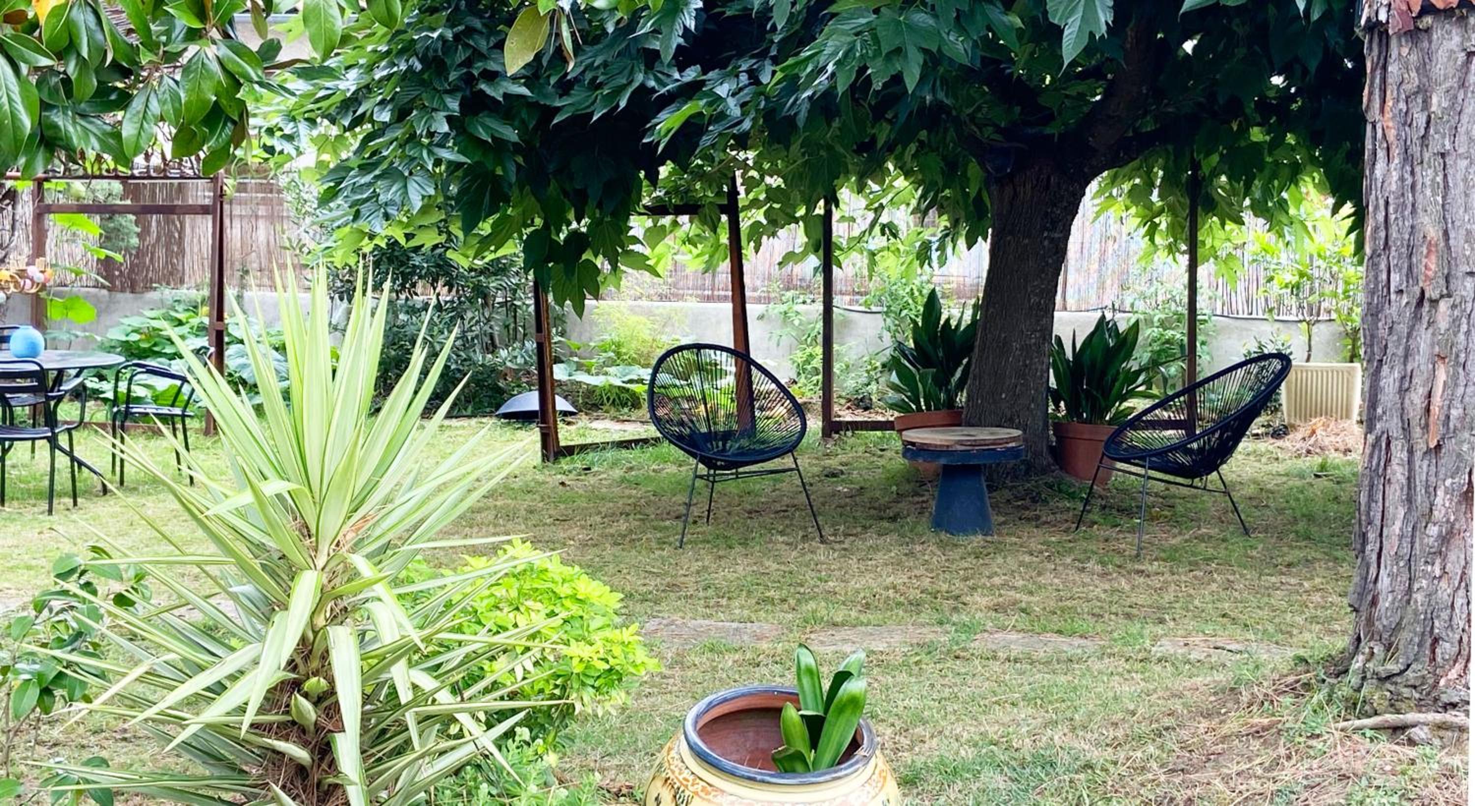 Queen Room with Garden View - Photo 2