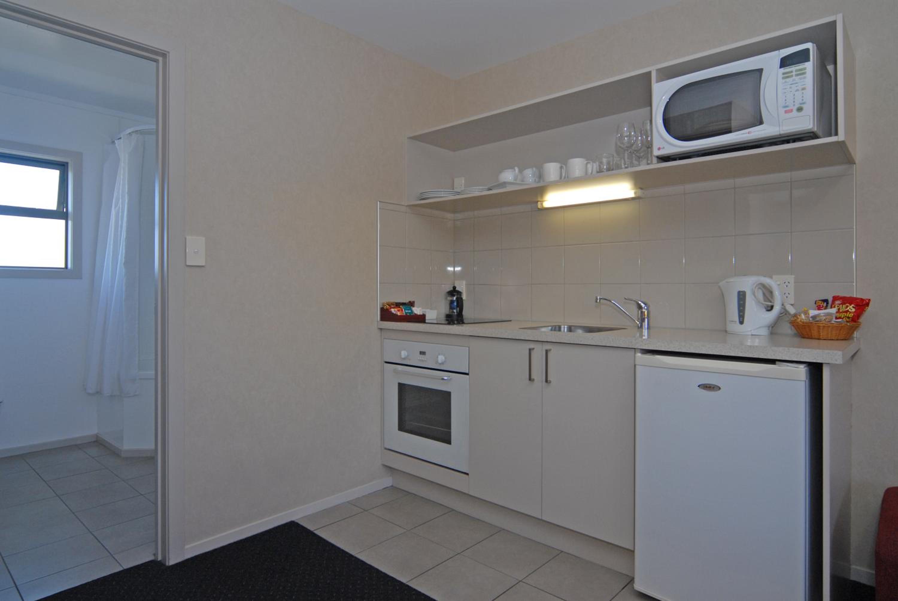 One-Bedroom Apartment - Photo 3