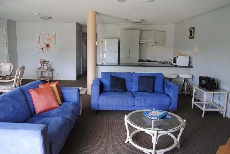 Two-Bedroom Apartment with Pool View photo 2