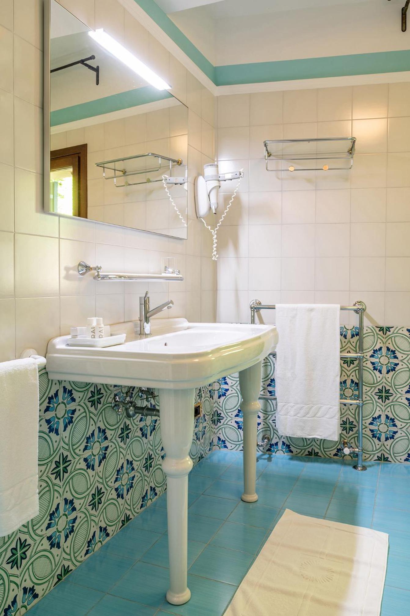 Classic Double Room - Photo 7