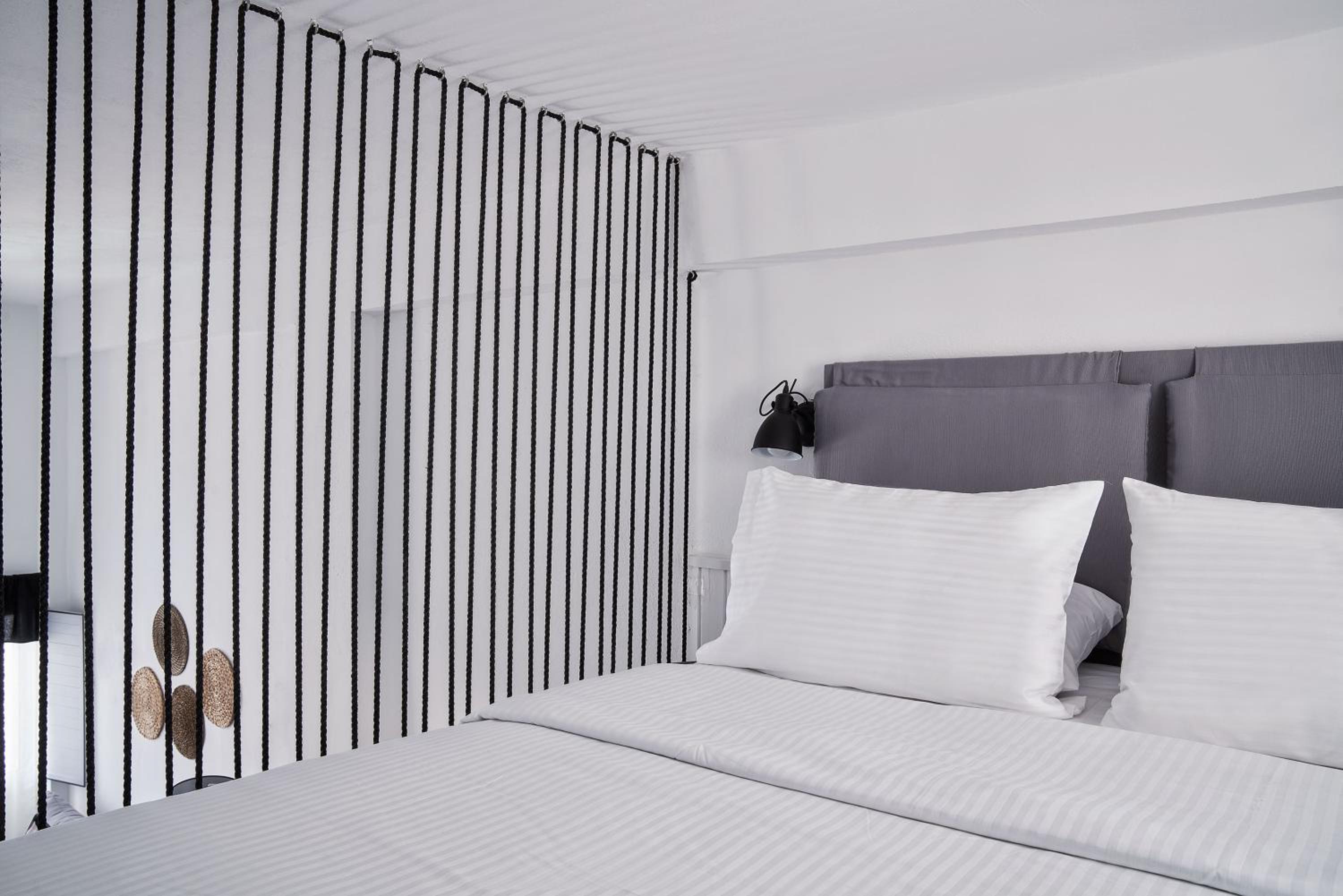 Superior Room with Caldera View (Accessible Room) - Photo 1