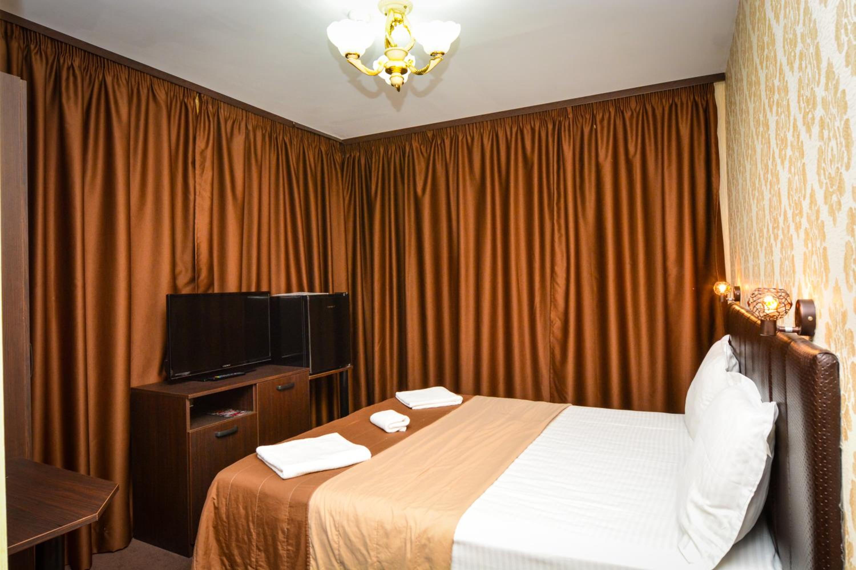 Double Room with Balcony - Photo 2
