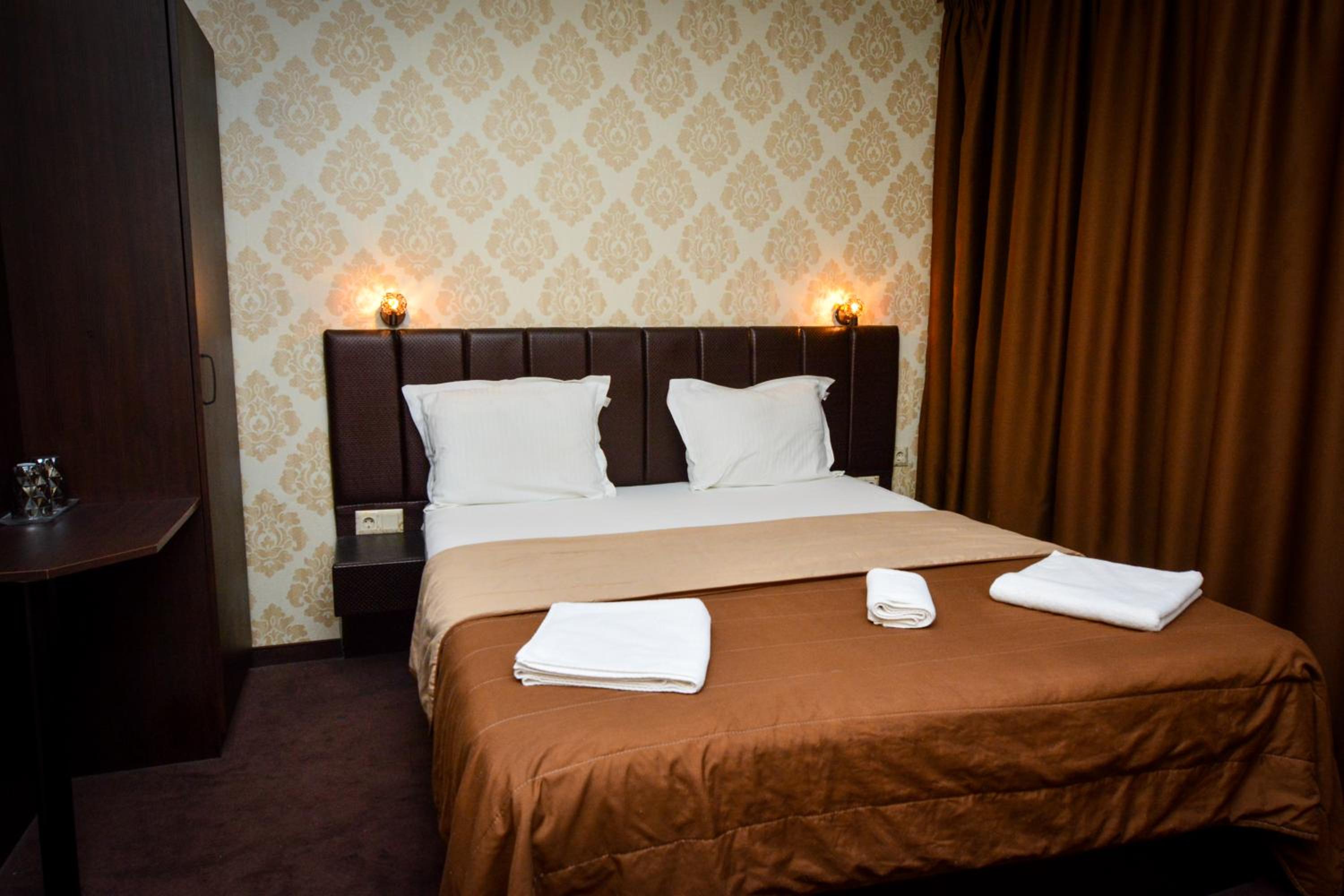 Double Room with Balcony - Photo 1