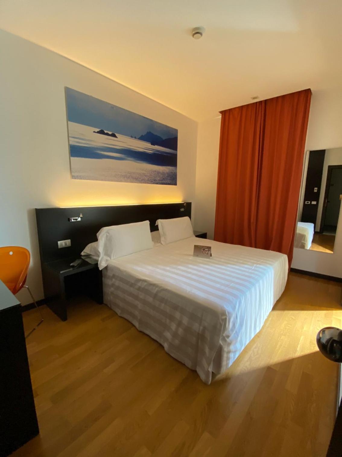 Double Room - Photo 1