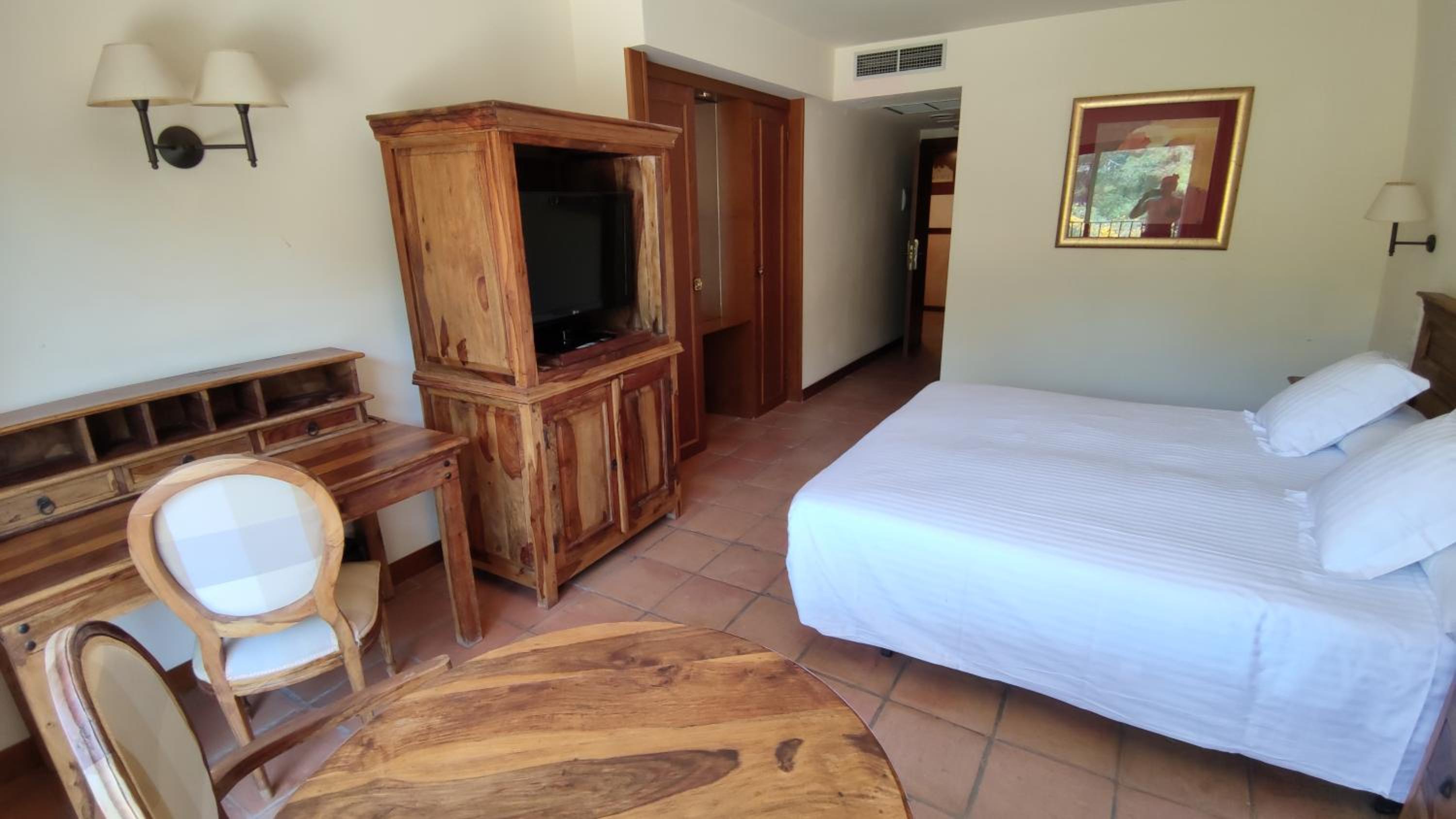 Double or Twin Room - Photo 3