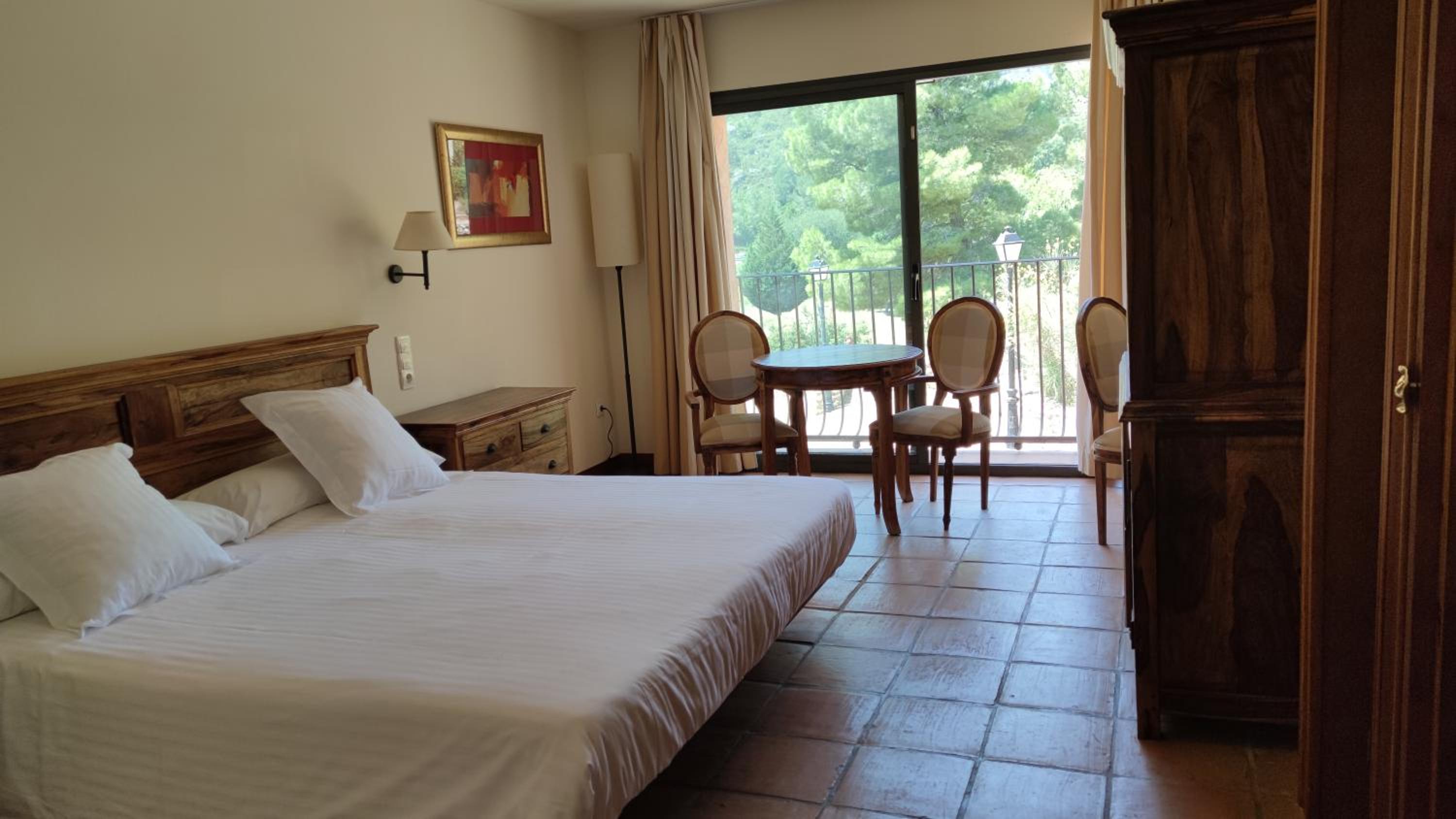 Double or Twin Room - Photo 4