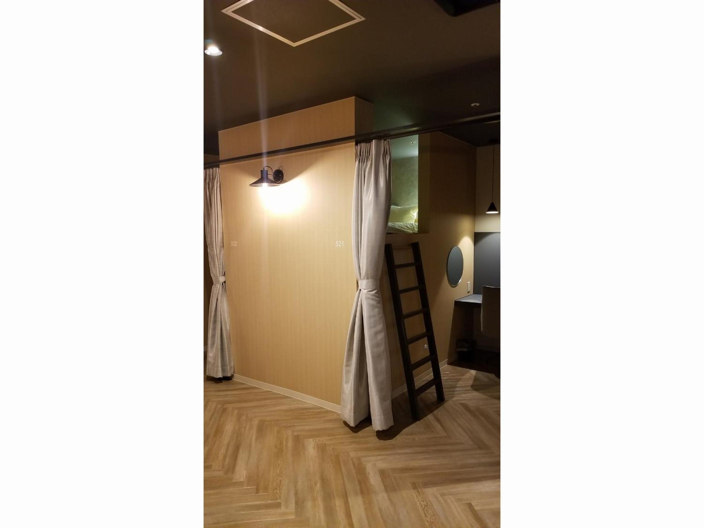 女性胶囊房