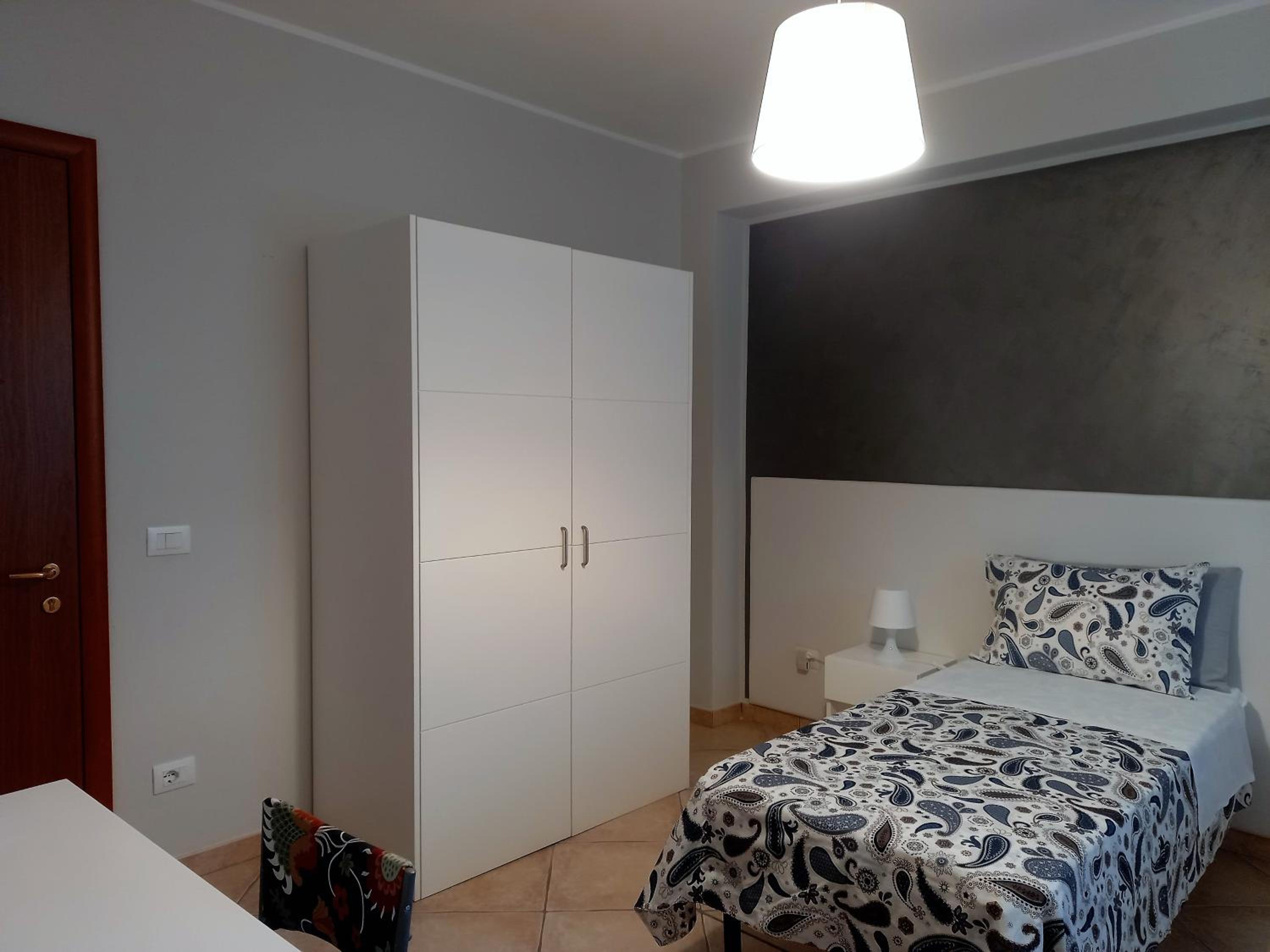 Single Room with Private Bathroom photo 1