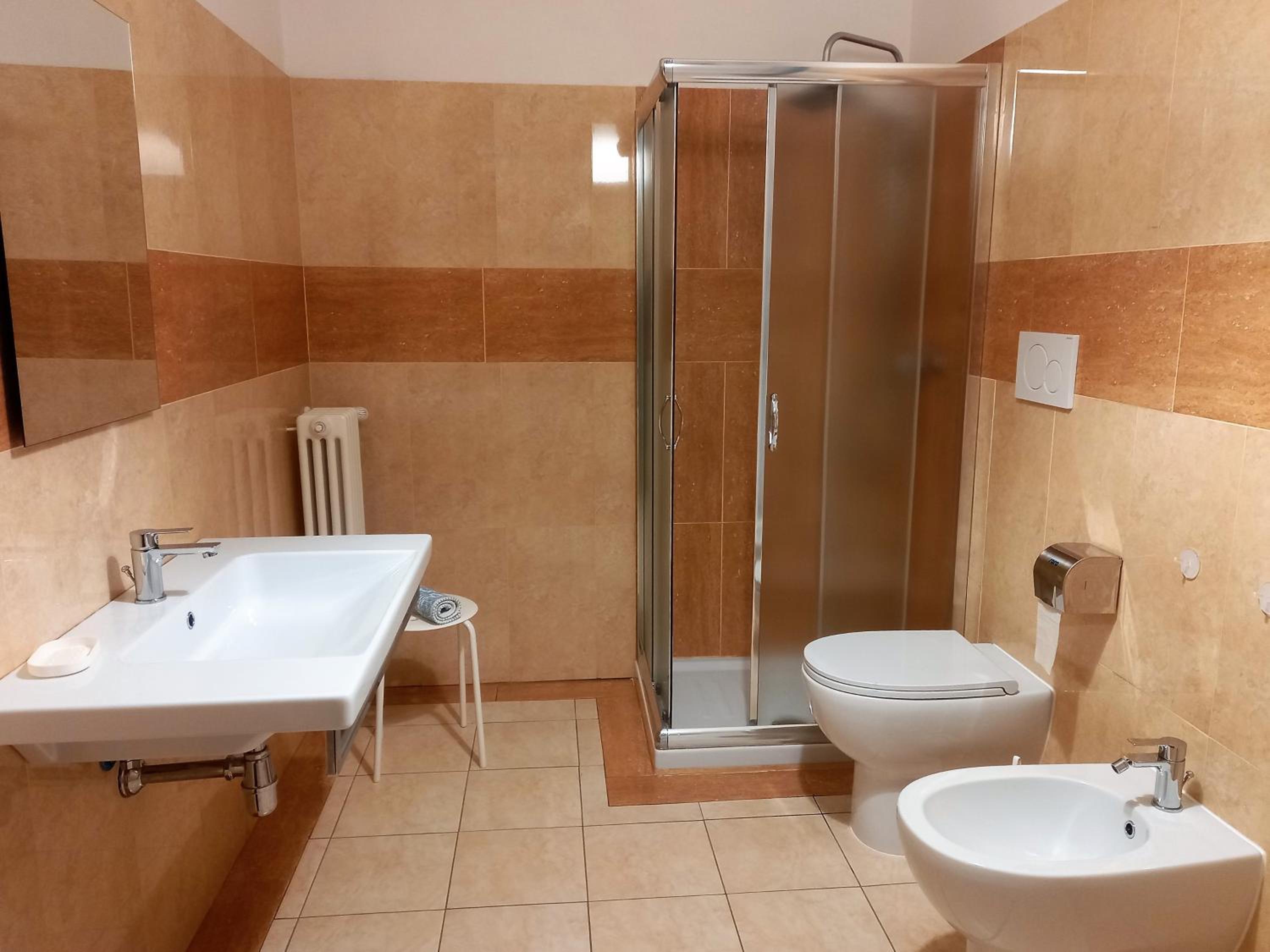 Single Room with Private Bathroom photo 3