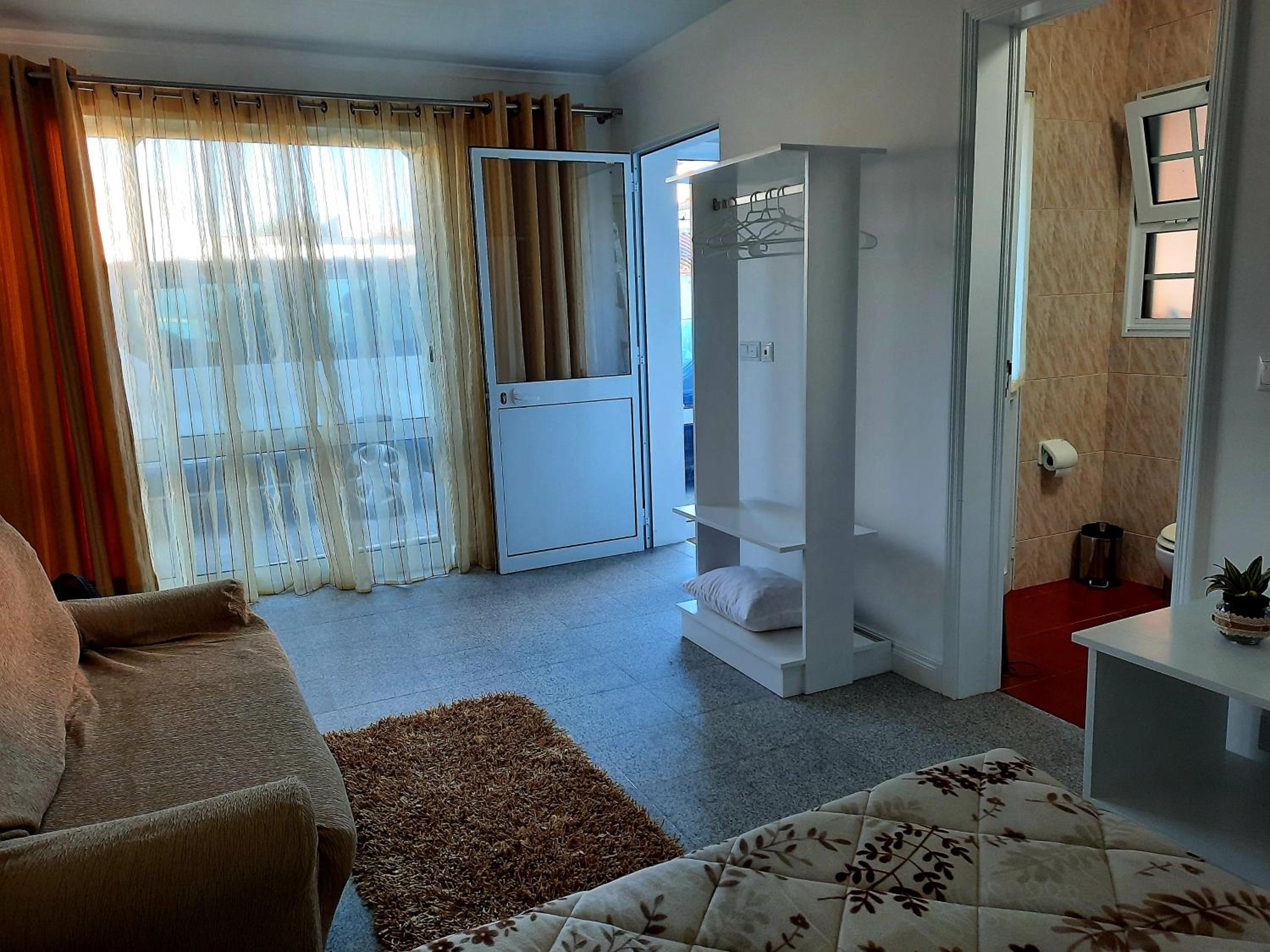 Family Room with Private Bathroom photo 1