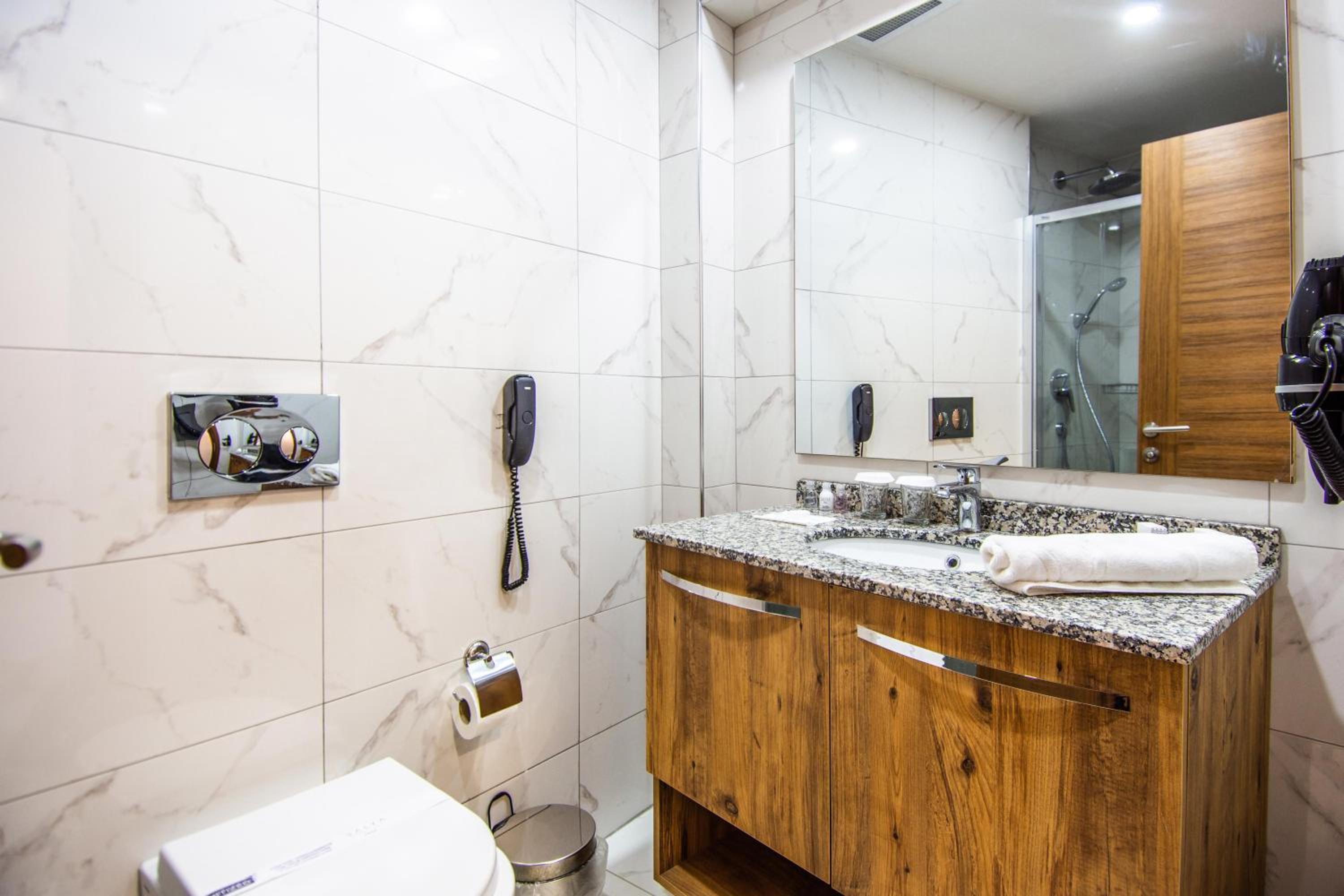 Deluxe Double or Twin Room with Mountain View - Photo 2