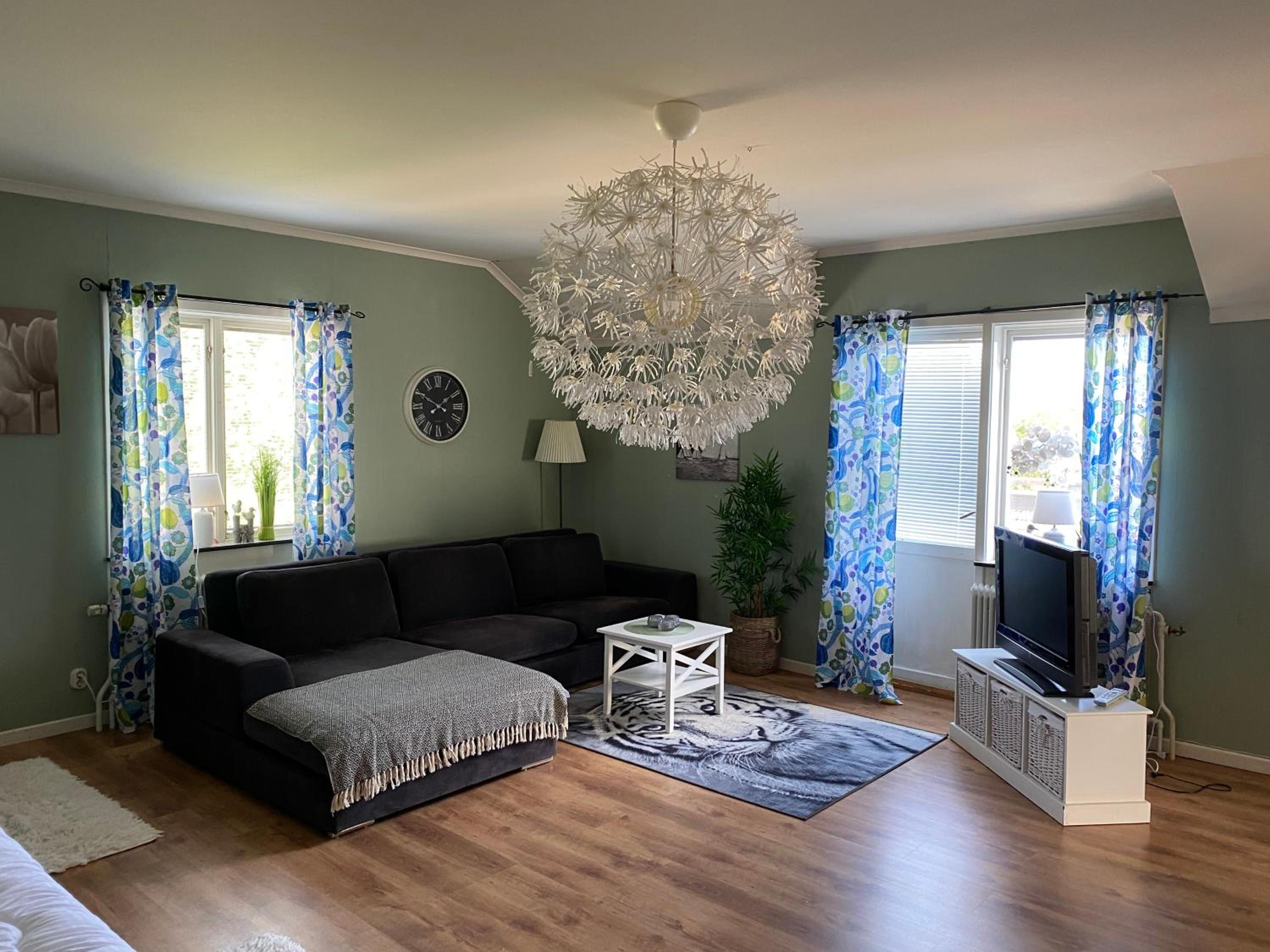 Two-Bedroom Apartment - Photo 4