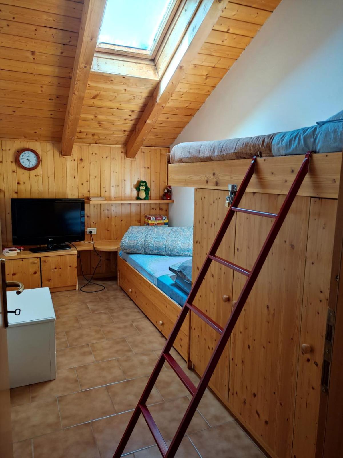 Three-Bedroom Apartment - Photo 47