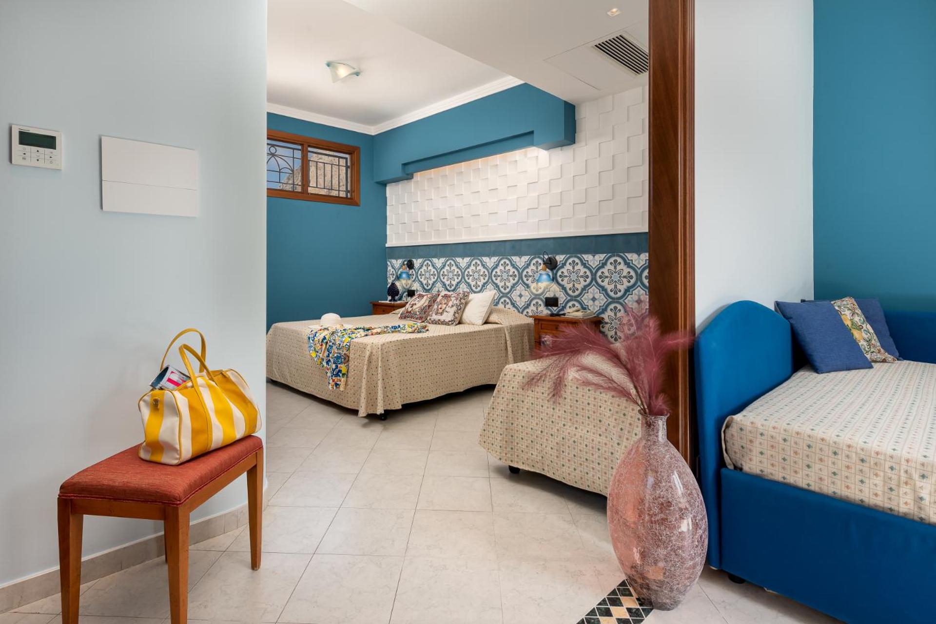 Deluxe Suite with Spa Bath
