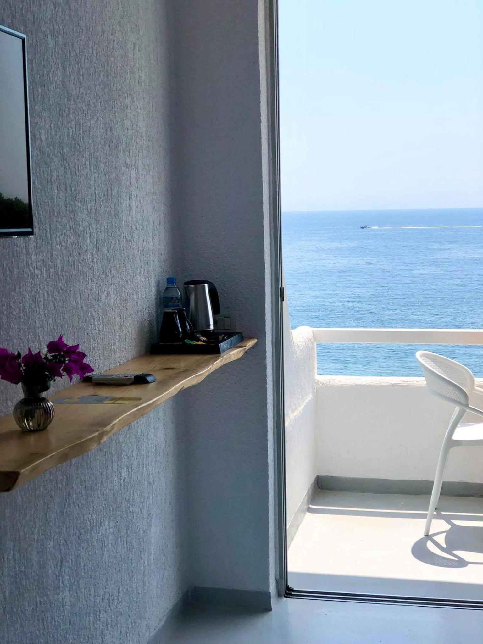 Deluxe Double Room with Balcony and Sea View