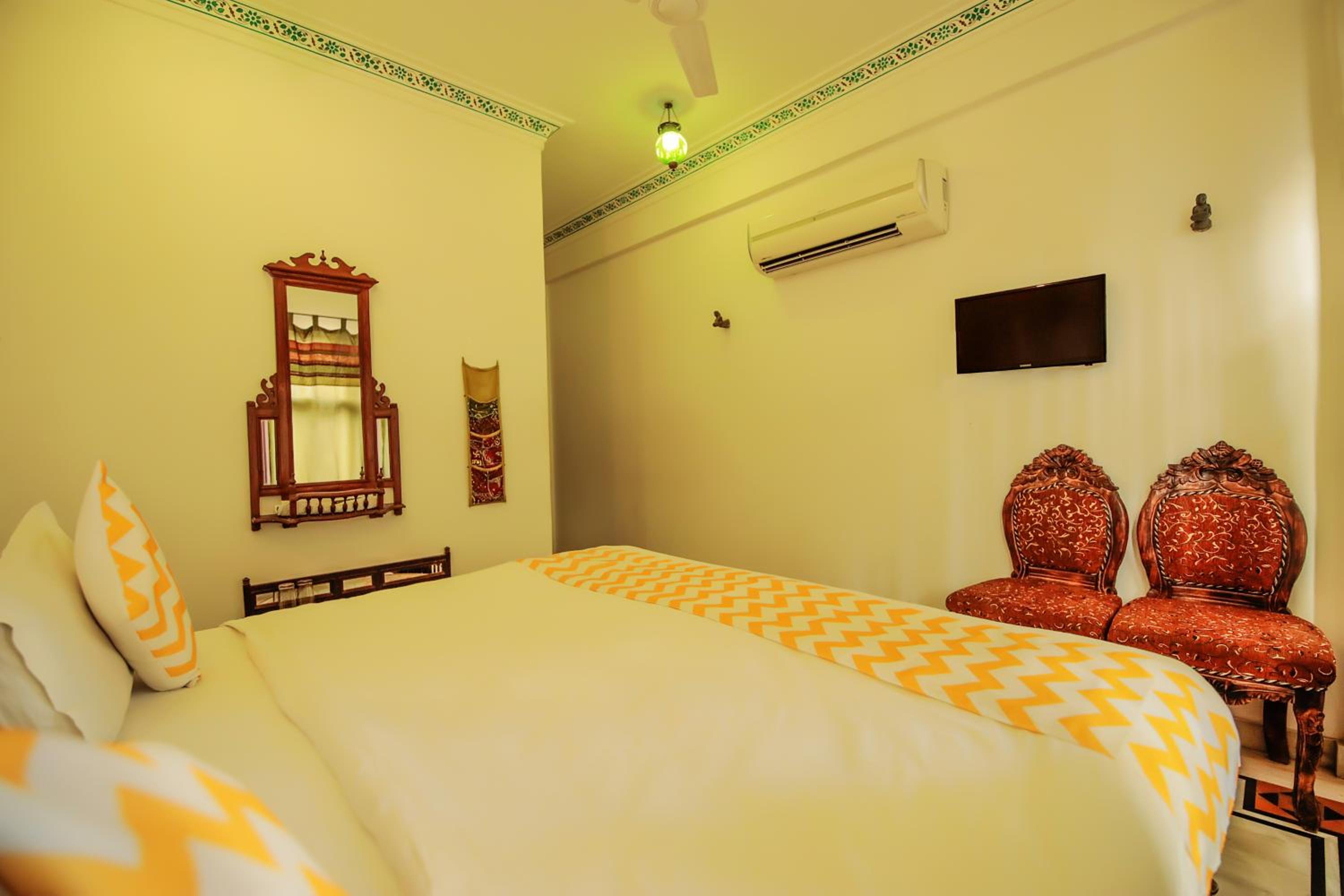 Deluxe Non Lake View Room - Photo 4
