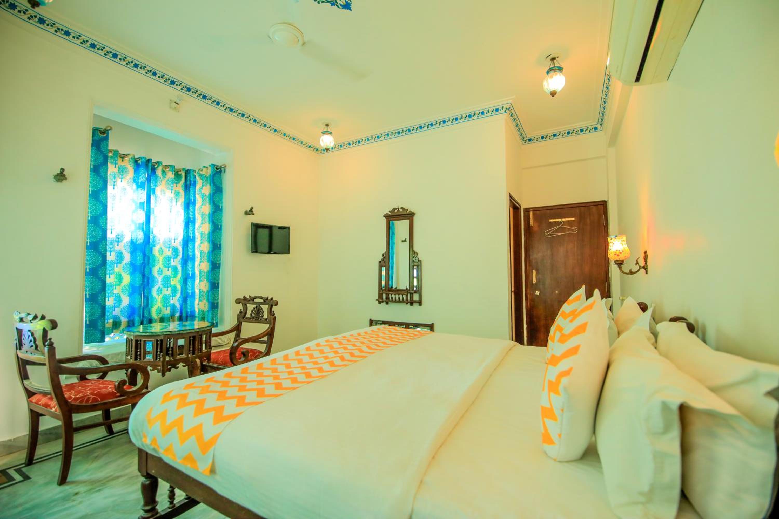 Deluxe Non Lake View Room - Photo 5
