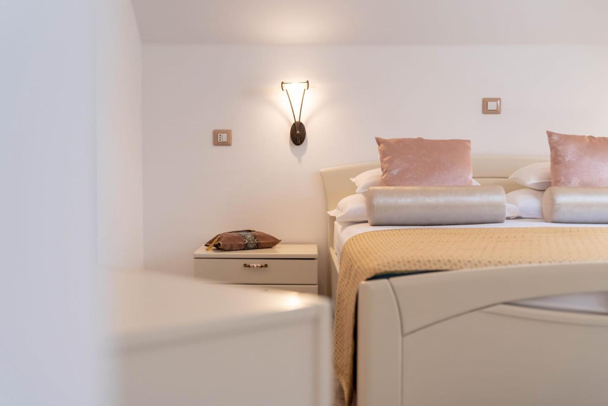 Junior Suite with Sea View - Photo 5