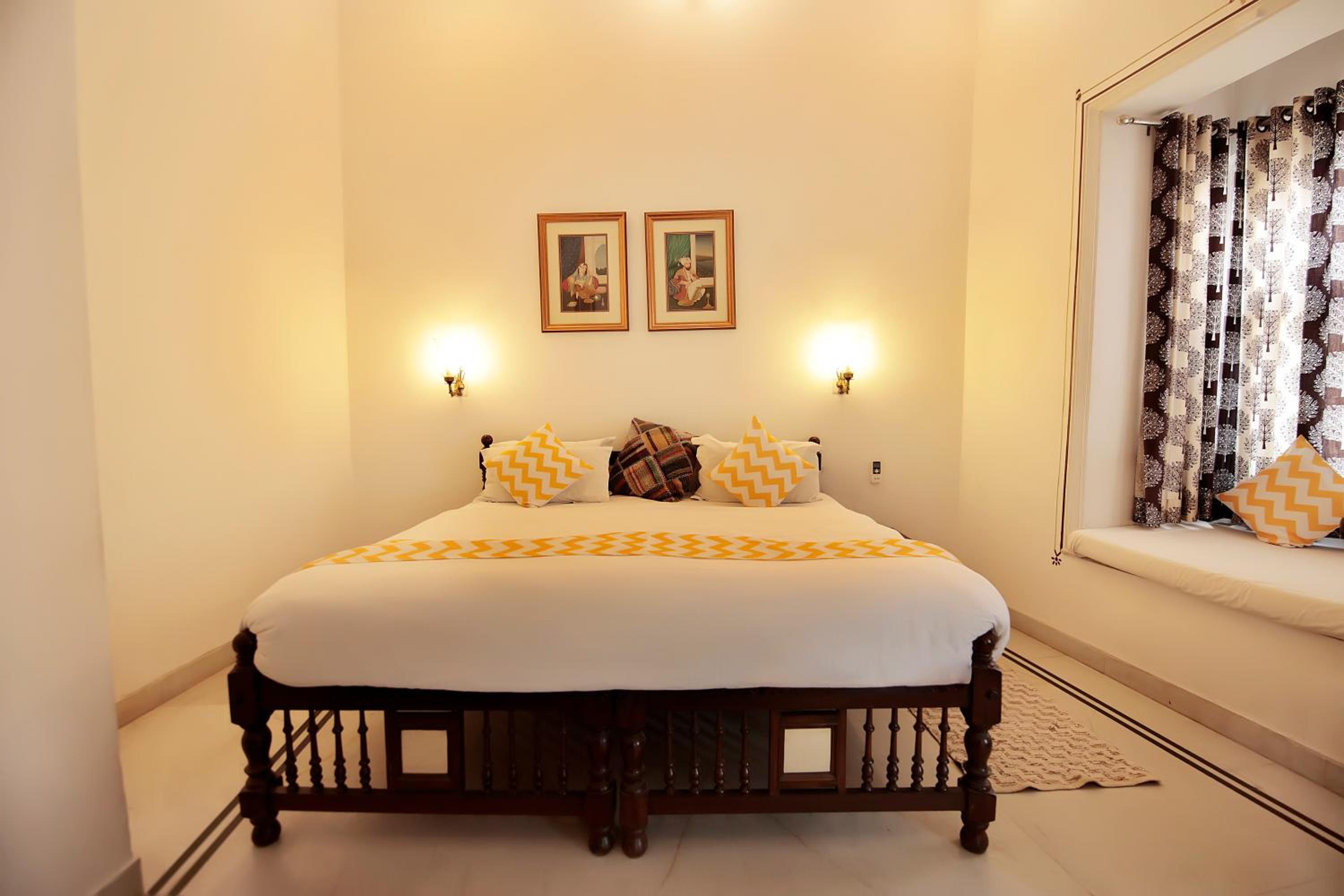  Partial Lake View Room - Photo 2