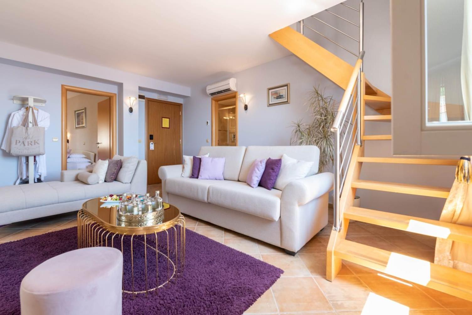 Junior Suite with Sea View - Photo 10