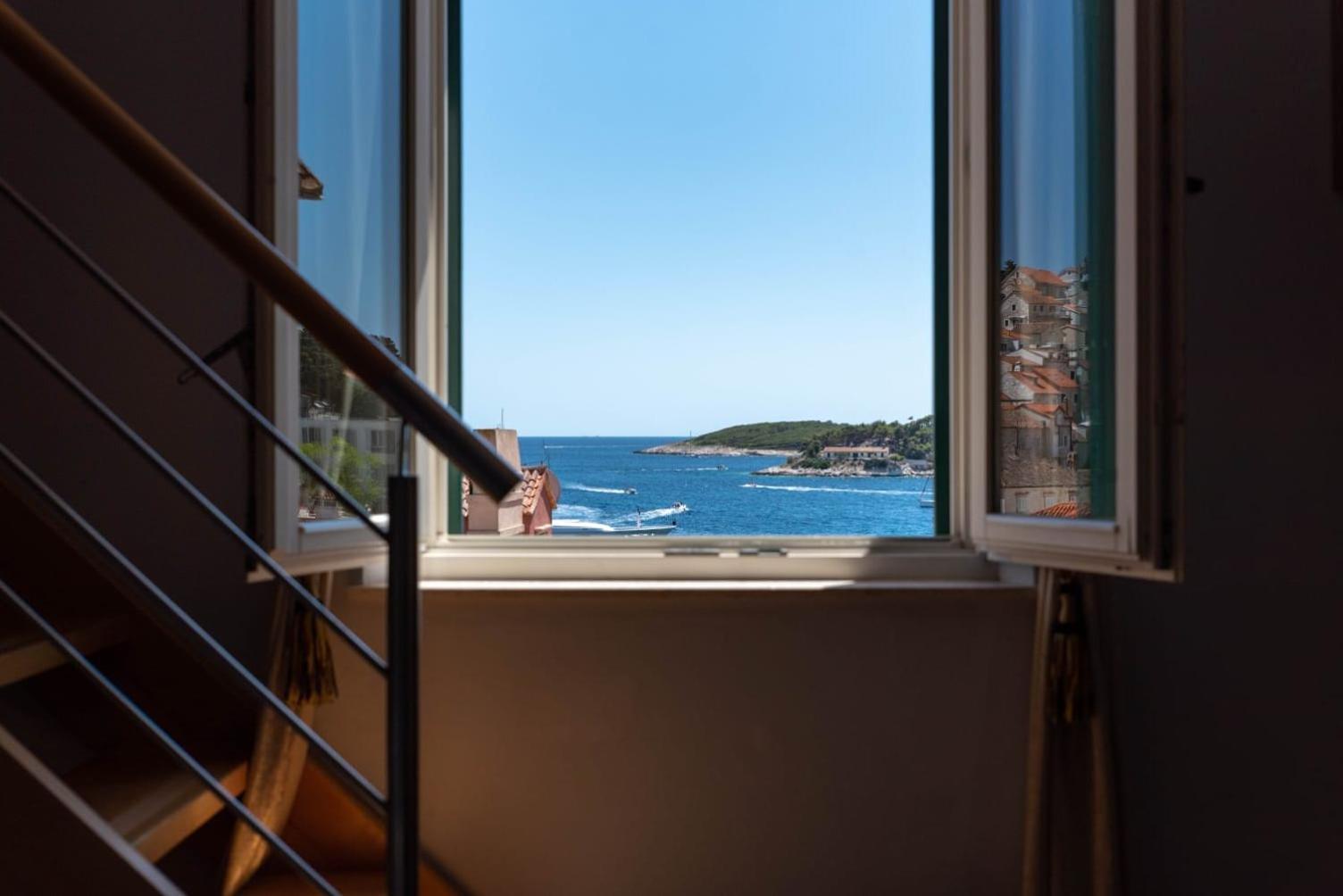 Junior Suite with Sea View - Photo 21