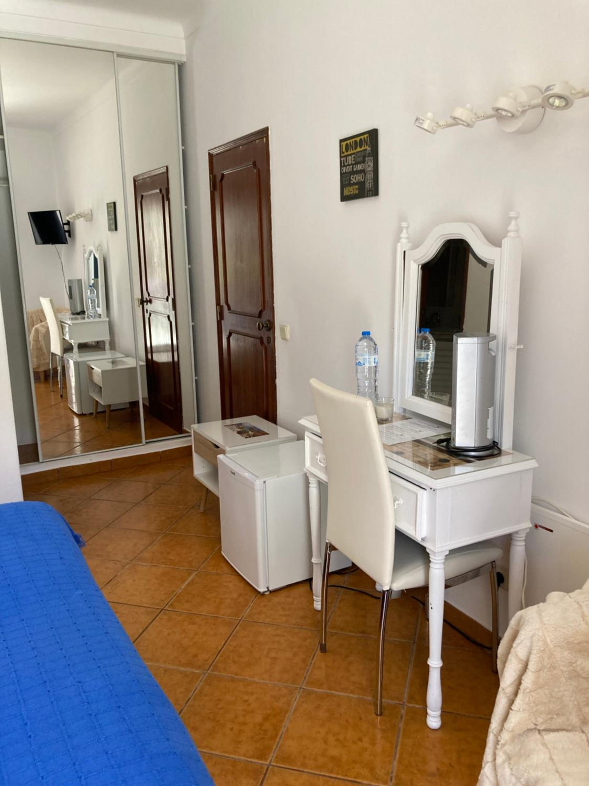 Double Room - Photo 11