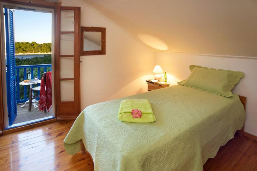 Three-Bedroom House photo 2