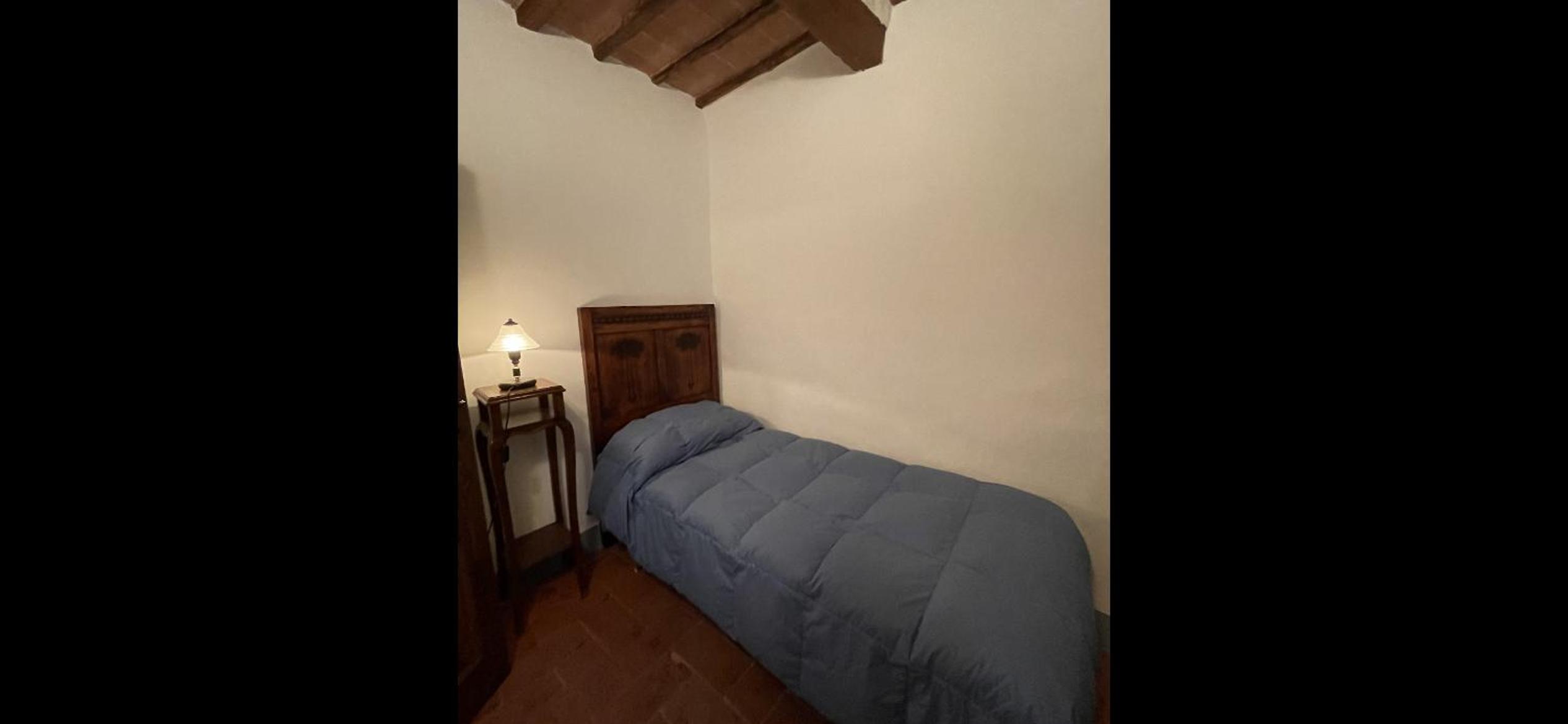 Two-Bedroom House - Photo 21
