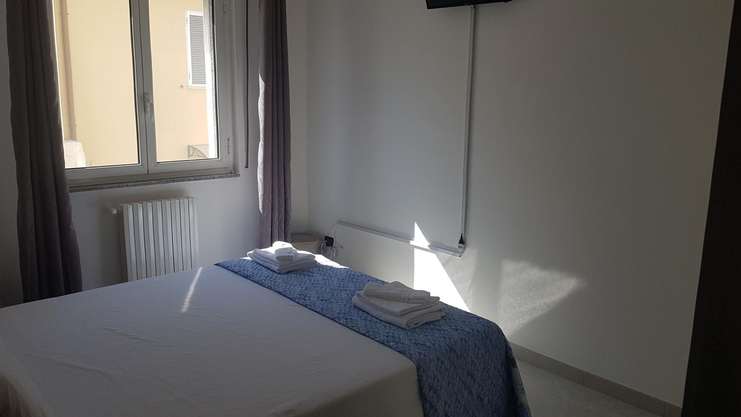 Double Room - Photo 4