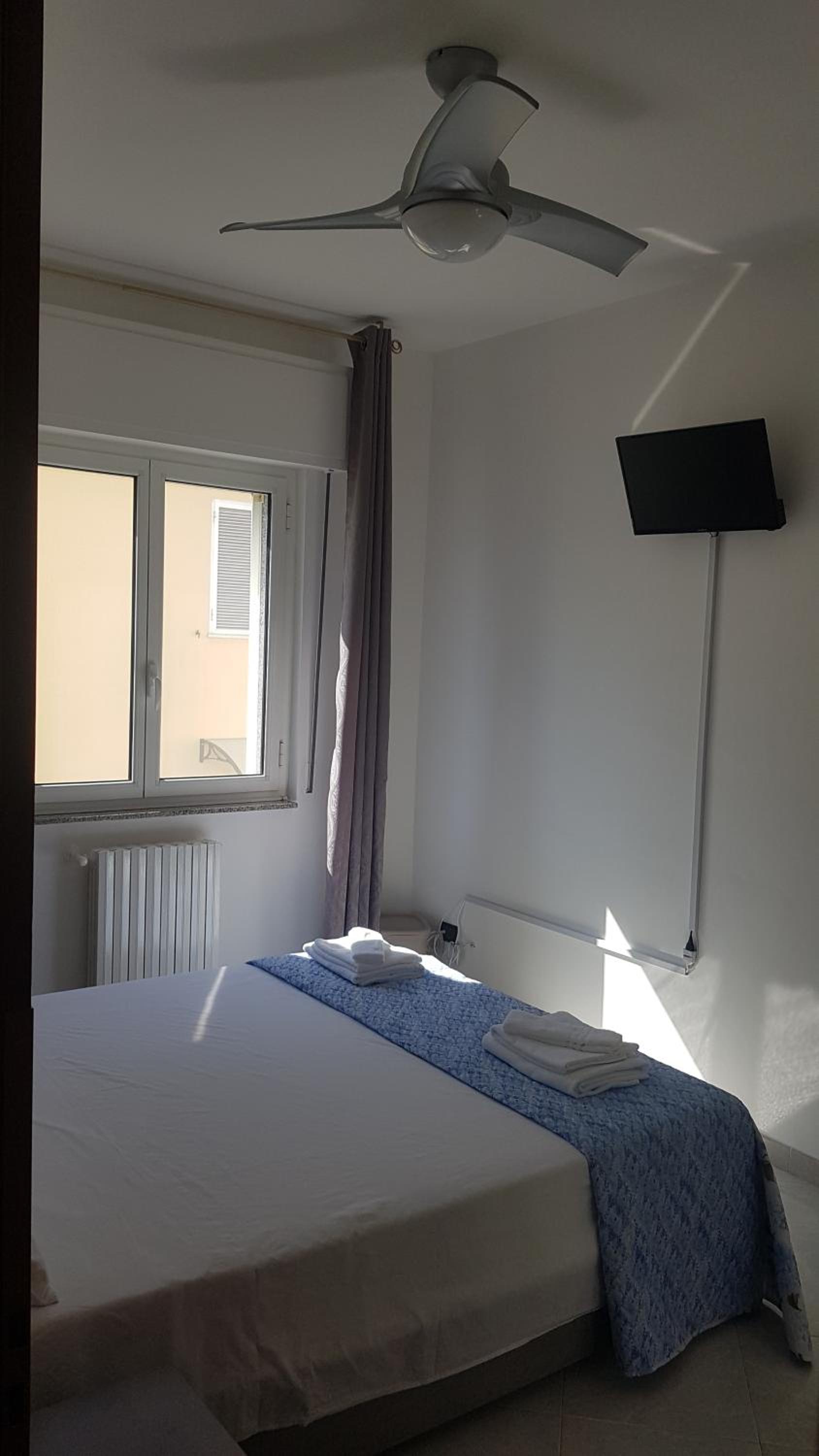 Double Room - Photo 2