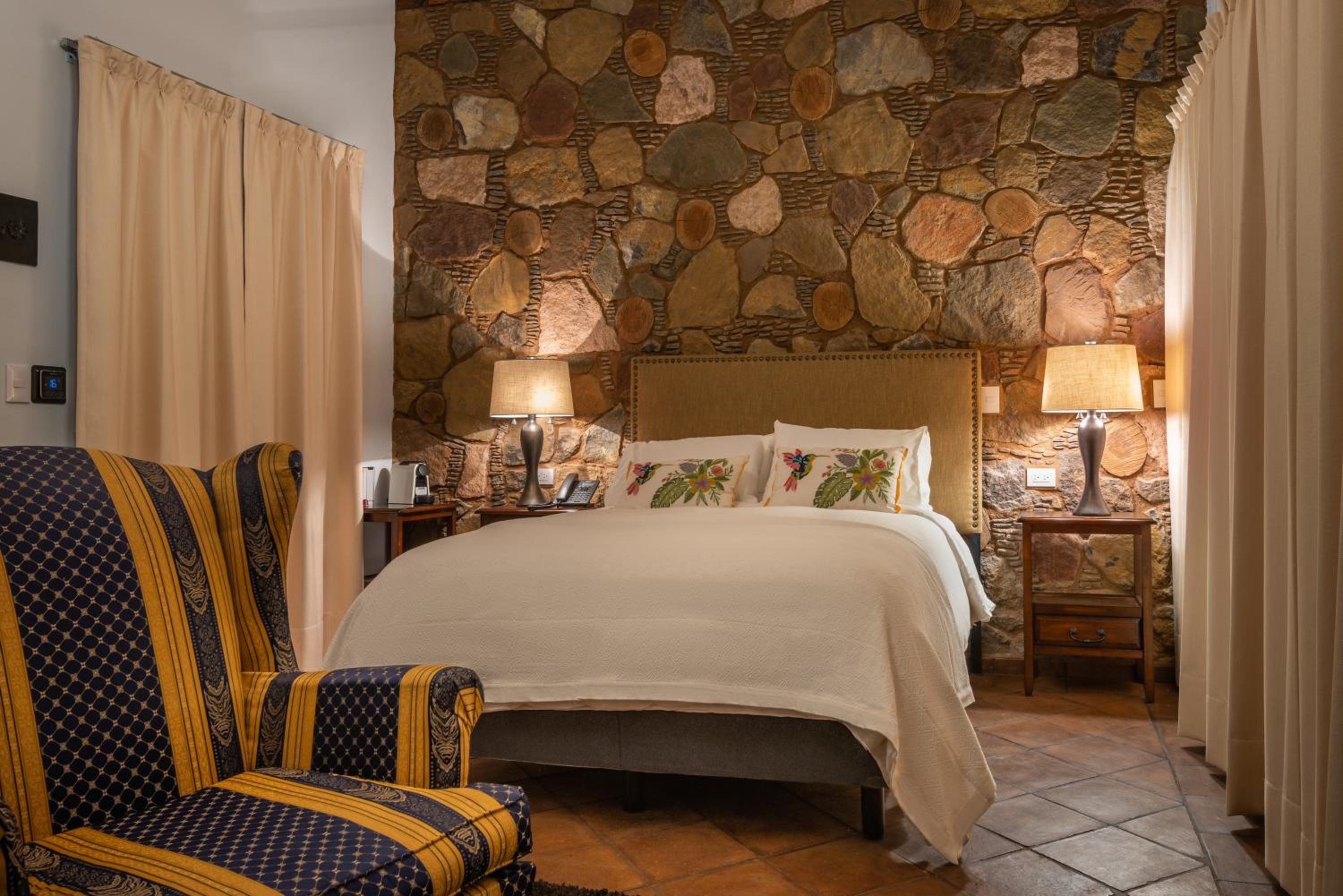 Deluxe Double or Twin Room photo 2