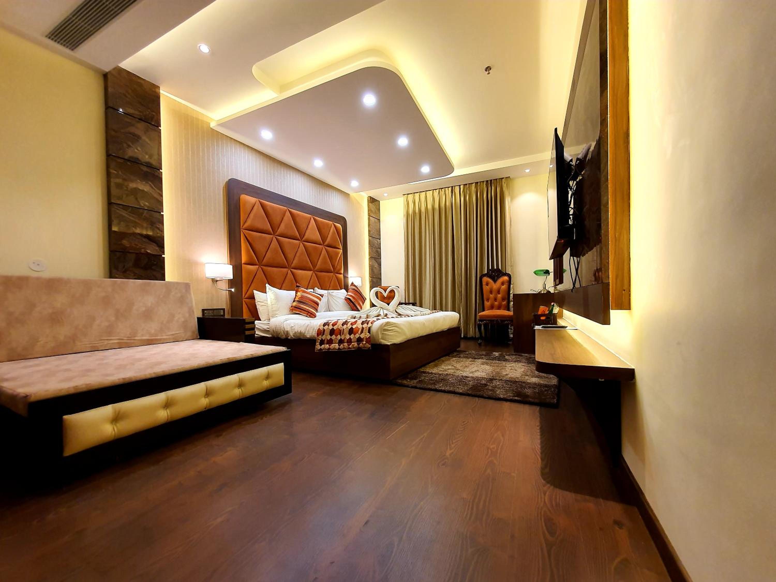 Deluxe Room - Photo 5