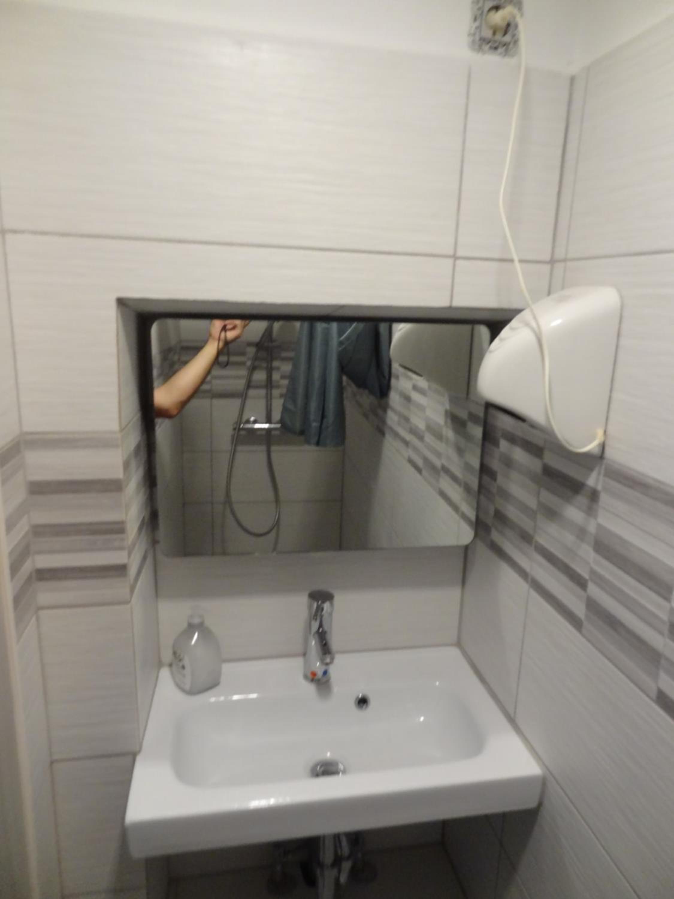 Double Room with Private Bathroom - Photo 17