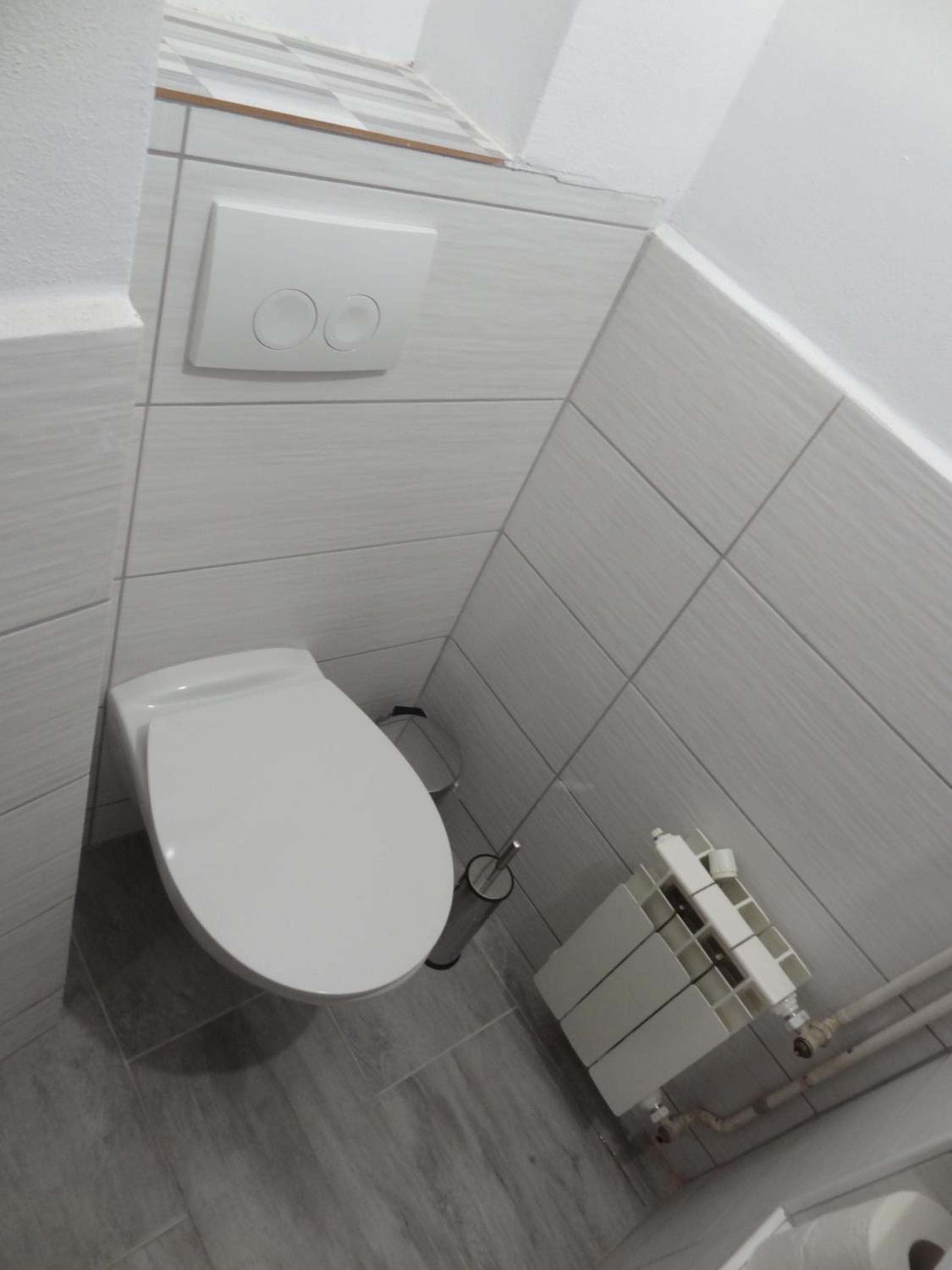 Double Room with Private Bathroom - Photo 14