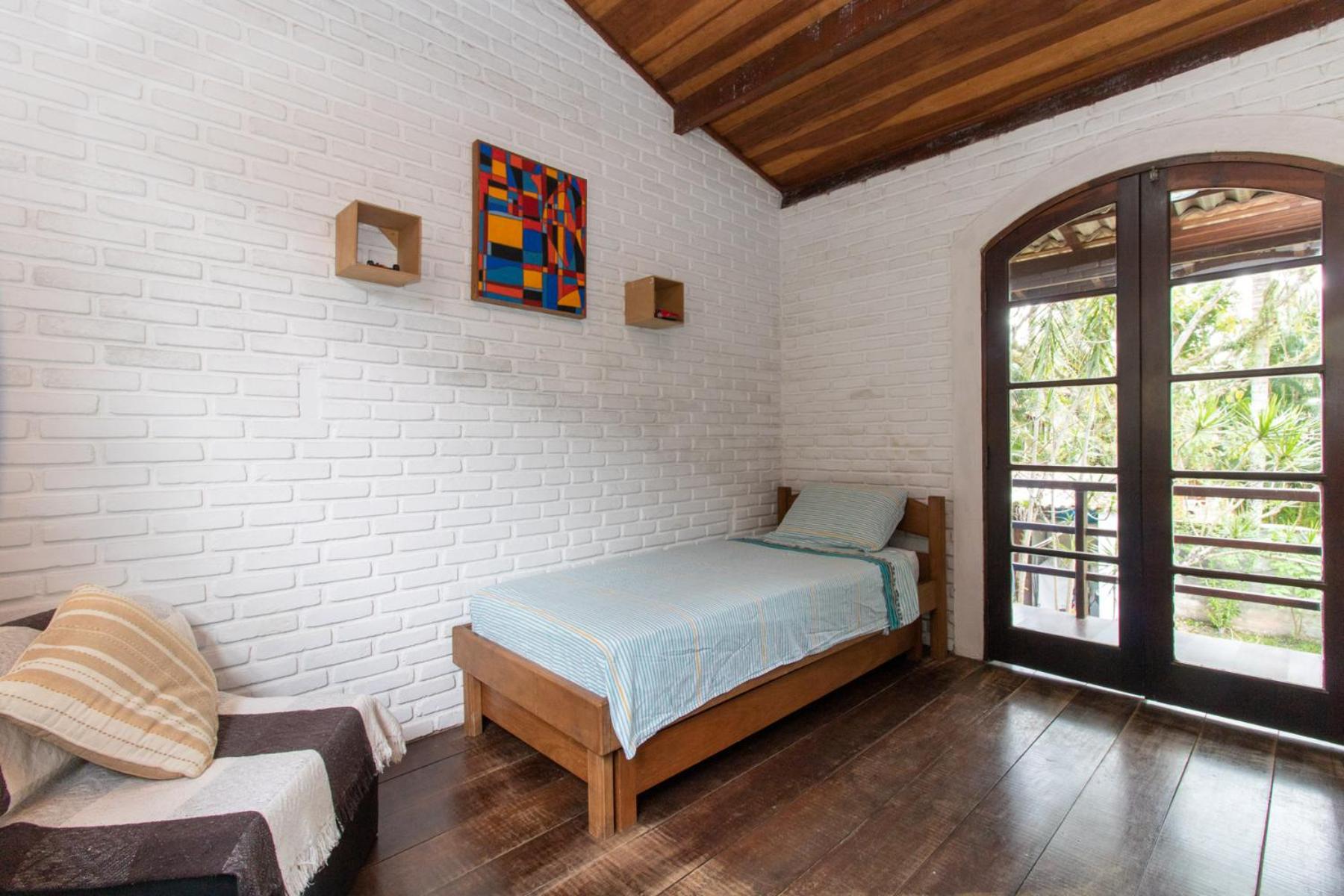 Four-Bedroom House photo 1