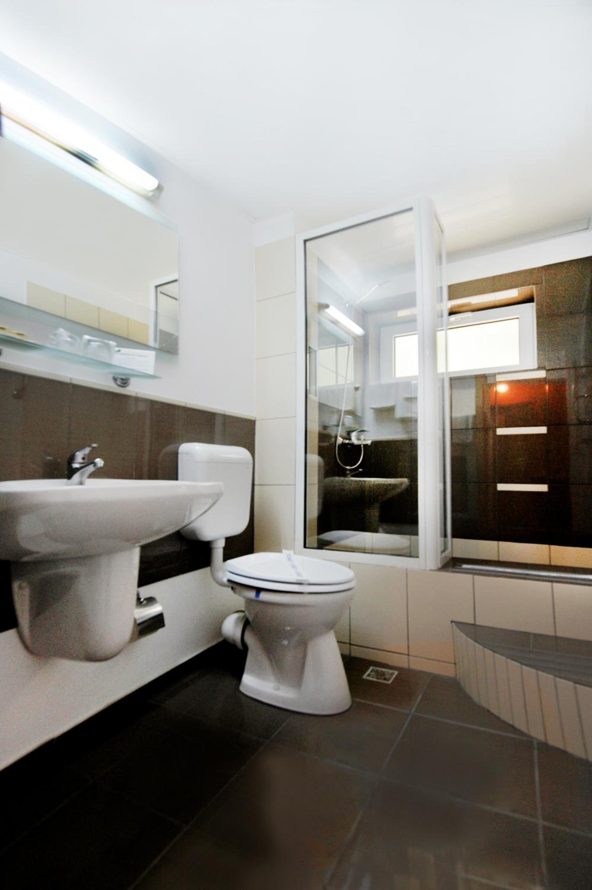 Double Room with large double bed and Sea View - Photo 4