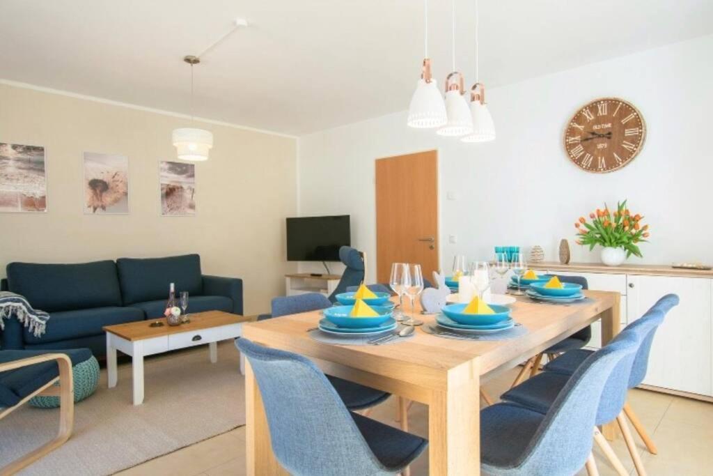 Three-Bedroom House photo 3