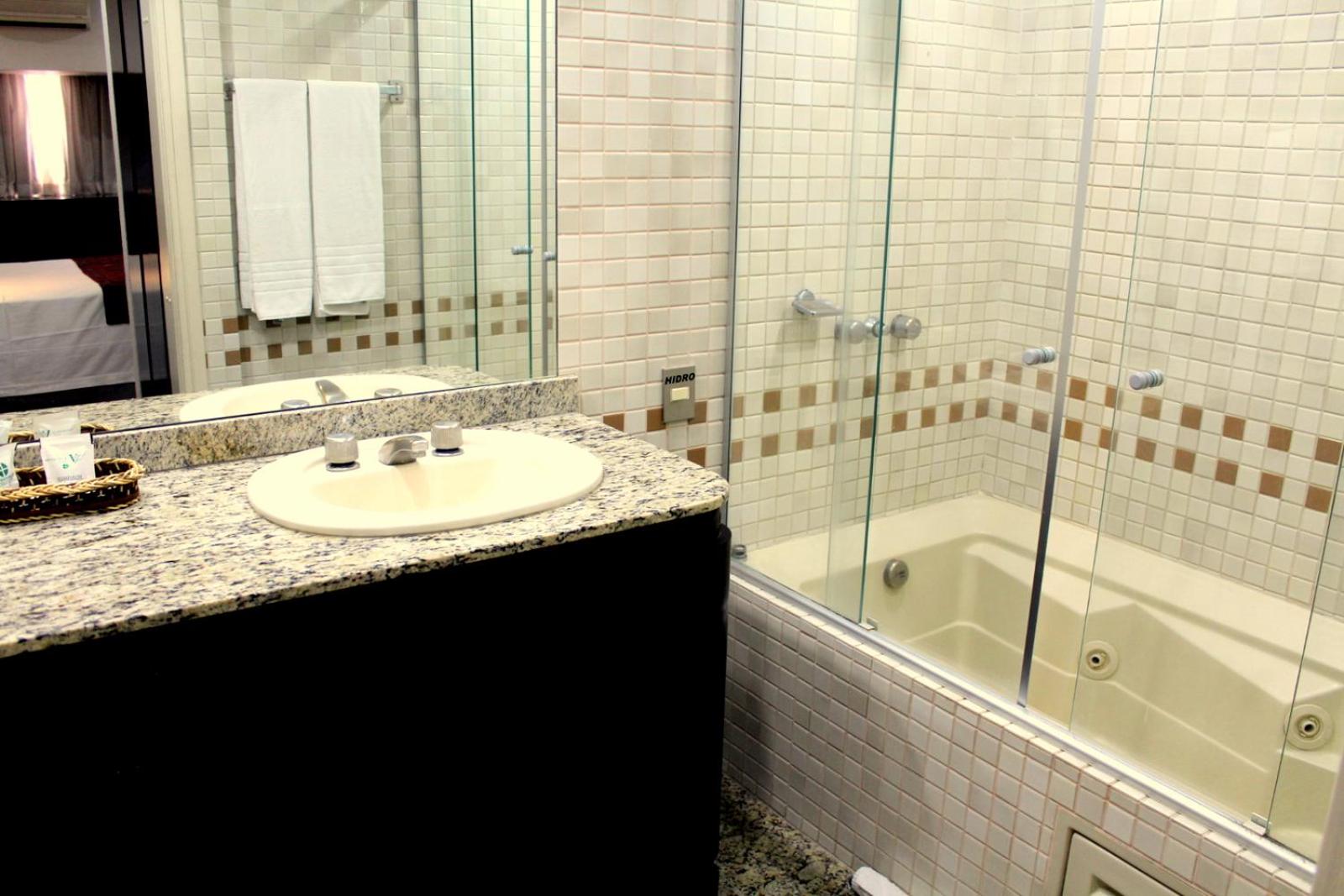 Suite - Photo 2