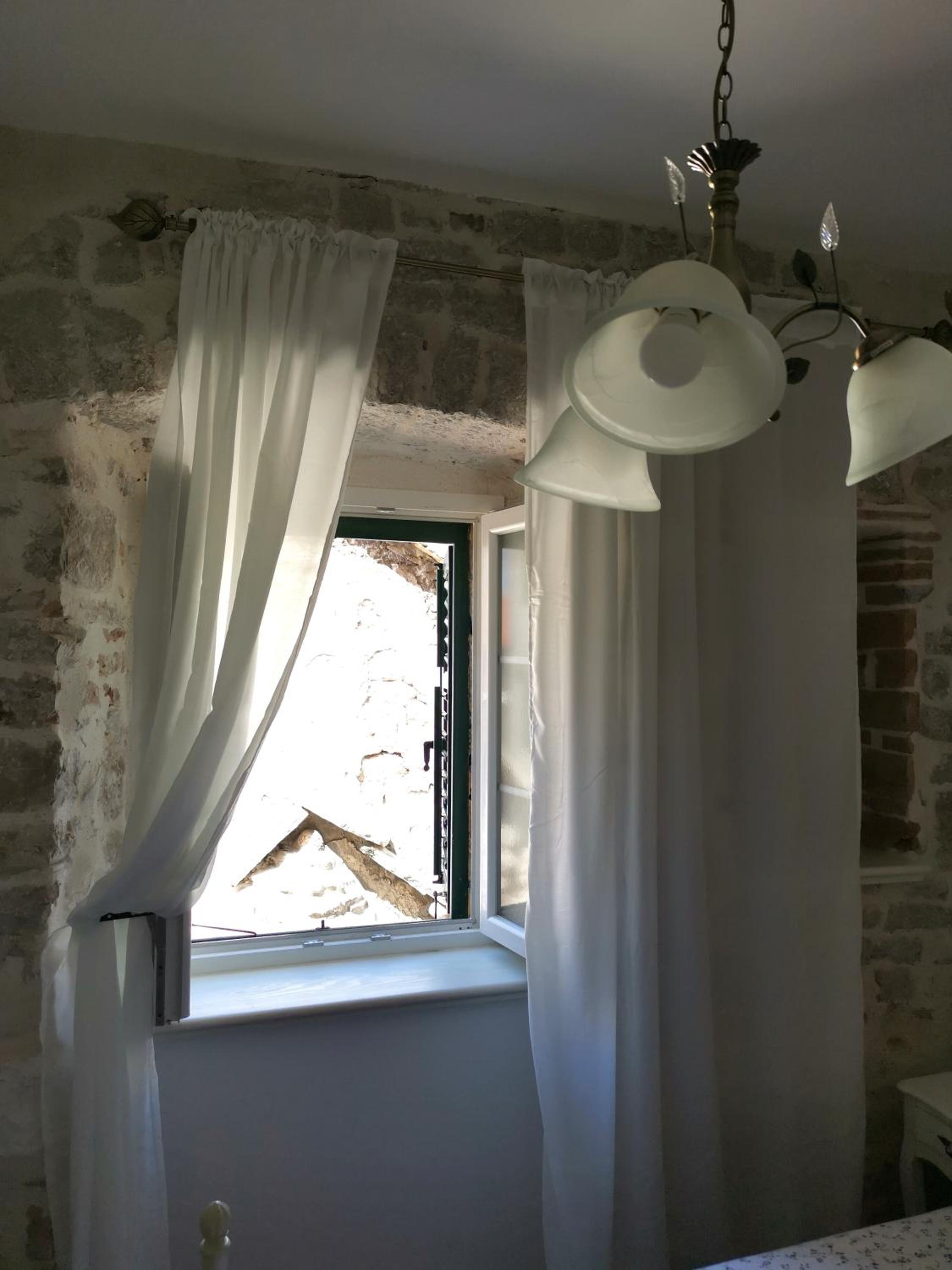 Small Double Room - Photo 1
