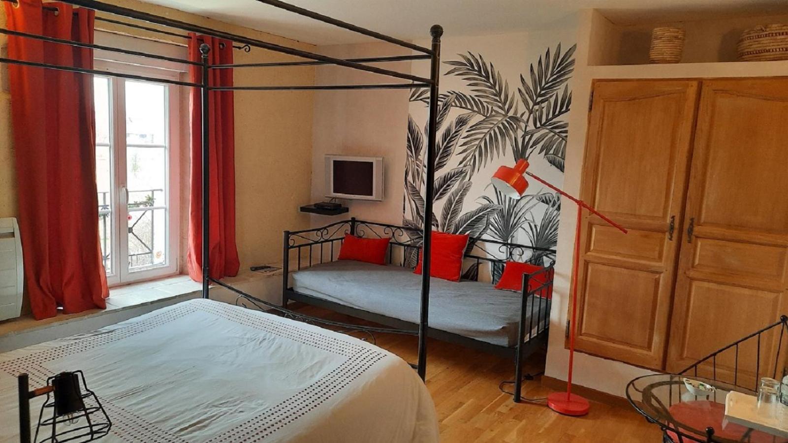 Triple Room with Private Bathroom