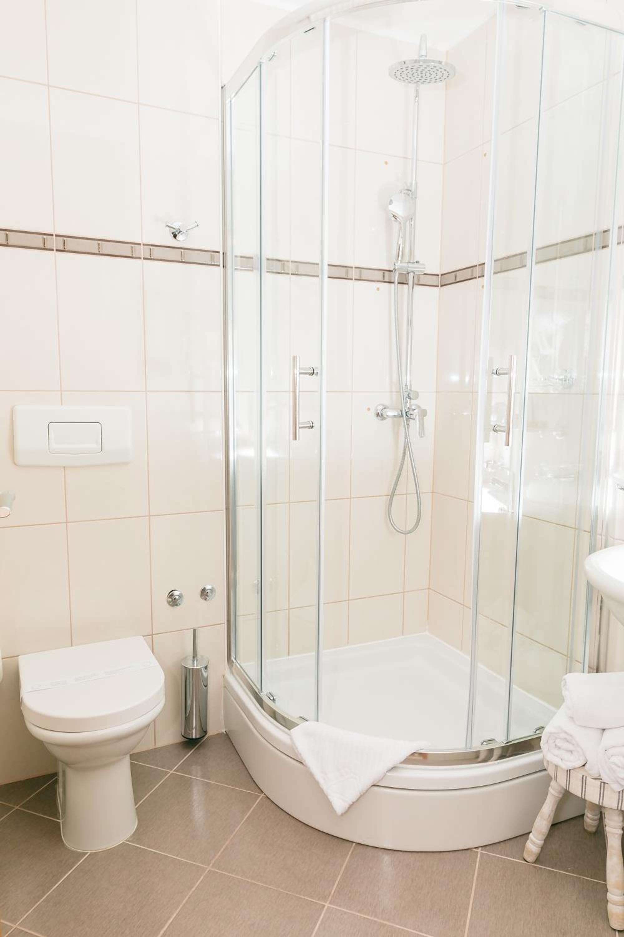 Standard Double Suite - Photo 7